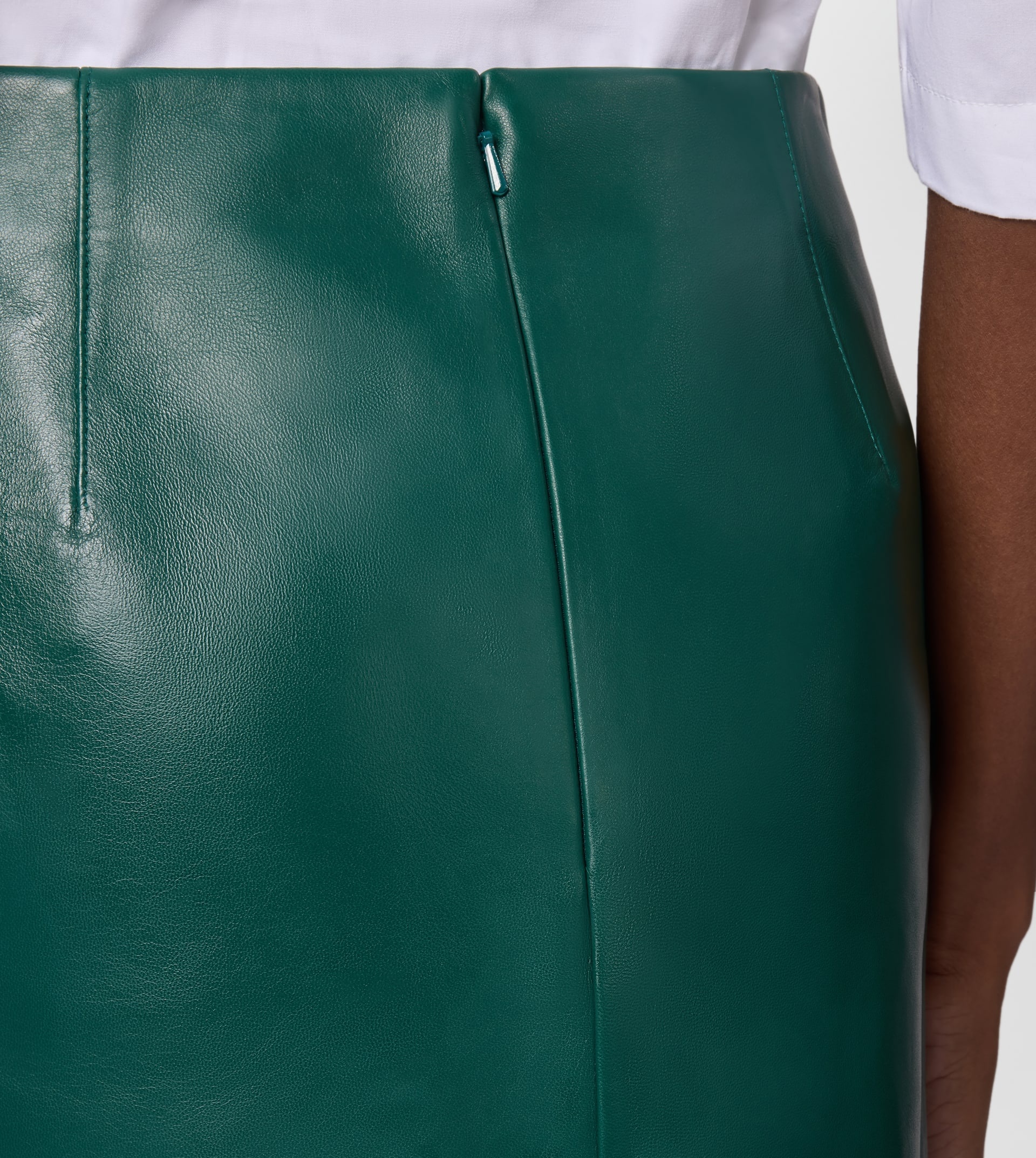 MINISKIRT IN LEATHER - GREEN - 5