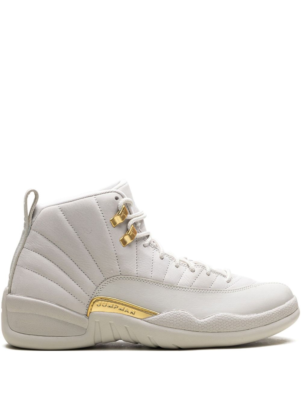 12 Retro sneakers - 1