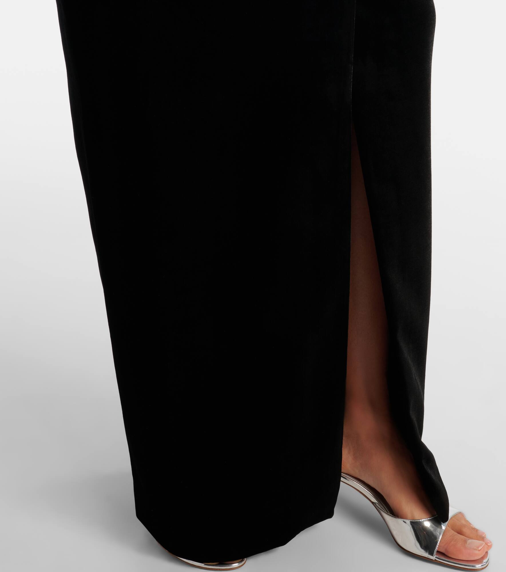 Velvet and georgette gown - 6