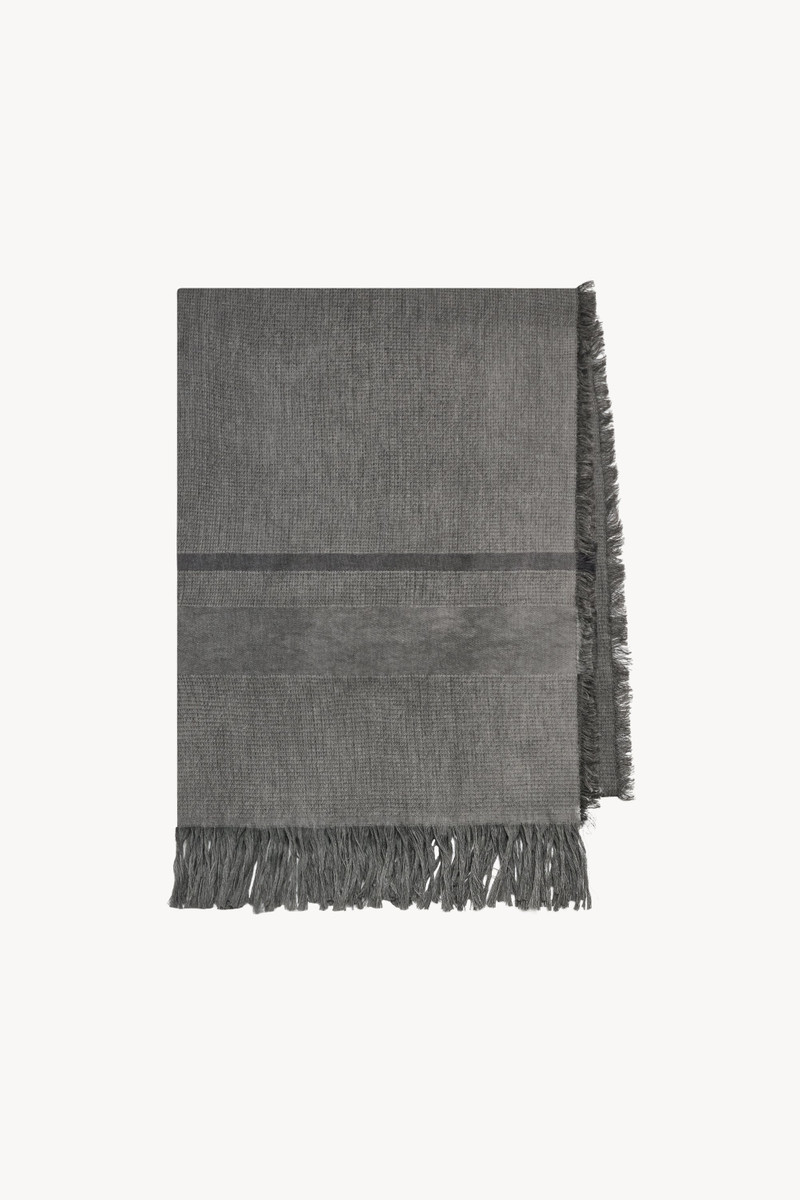 Merisi Scarf 1