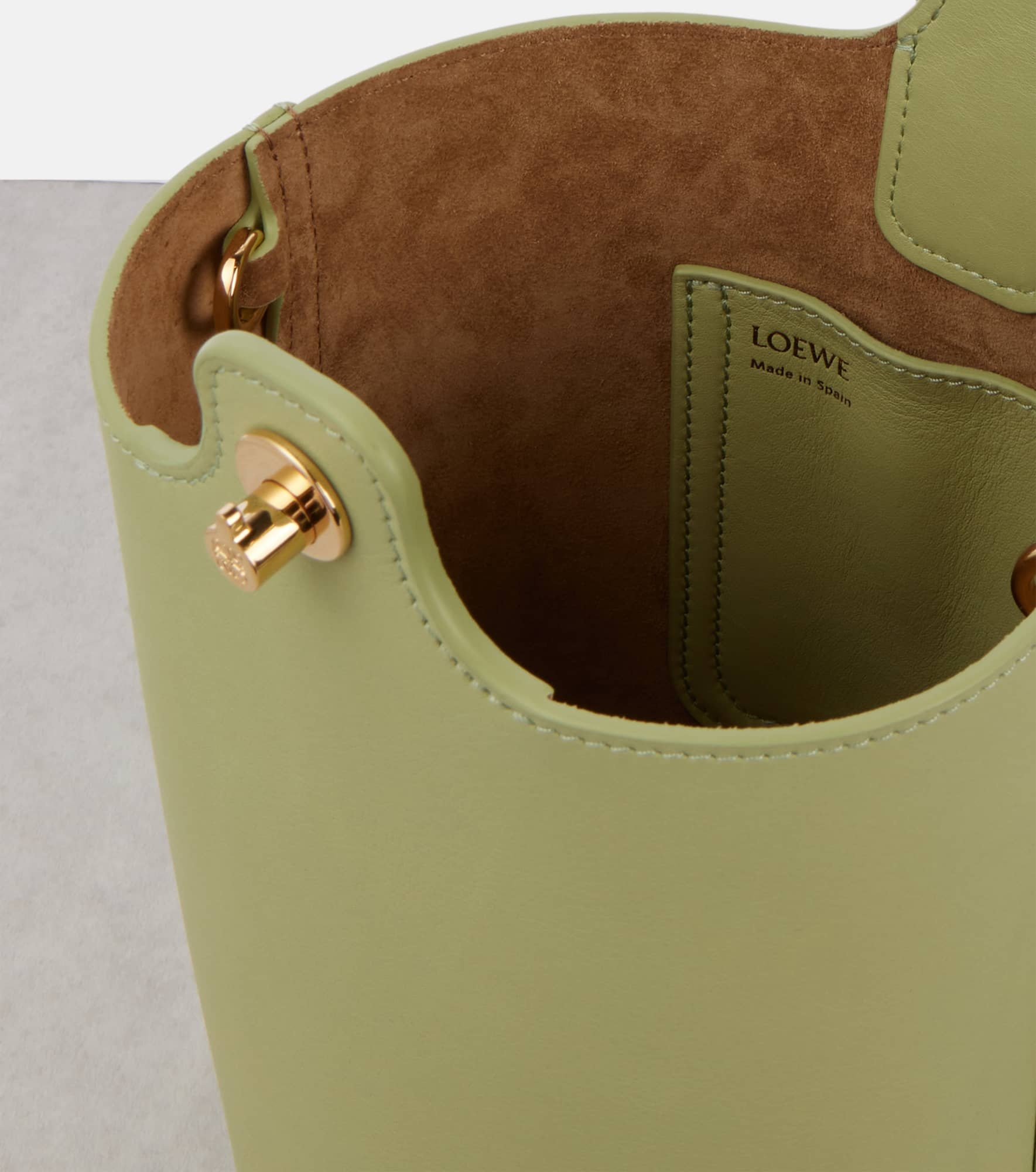 Pebble Mini leather bucket bag - 3