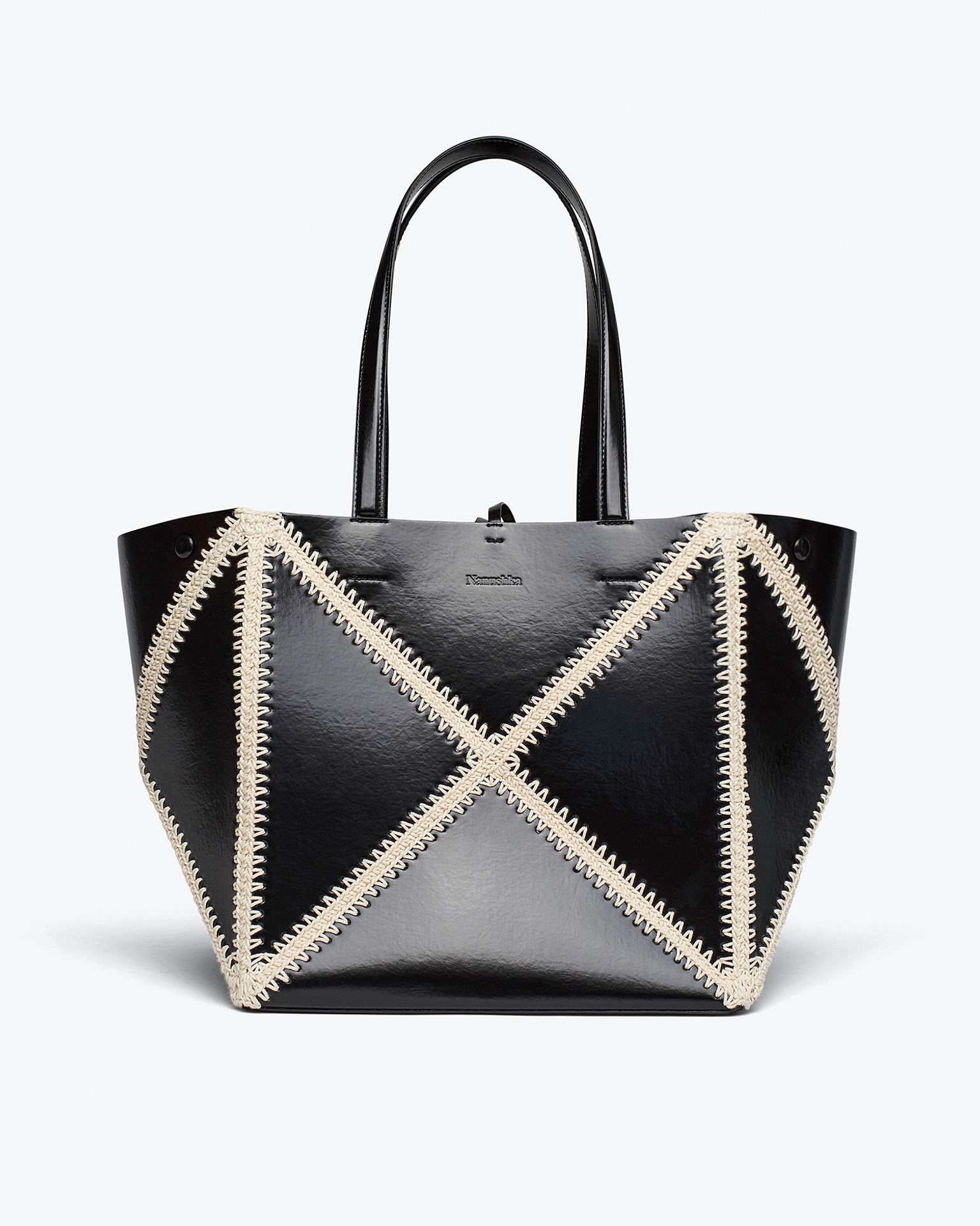 THE ORIGAMI TOTE - Patent alt-leather crochet tote - Black/creme - 1