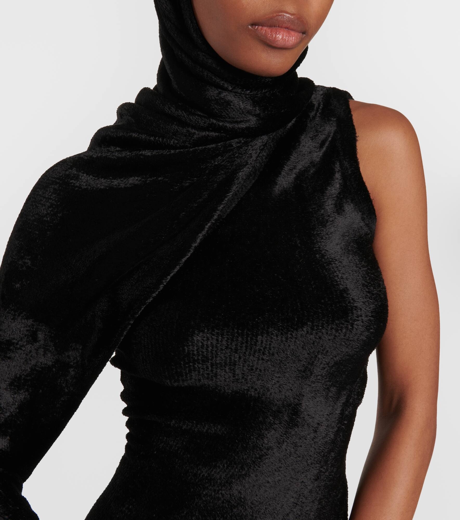 Hooded asymmetric gown - 4