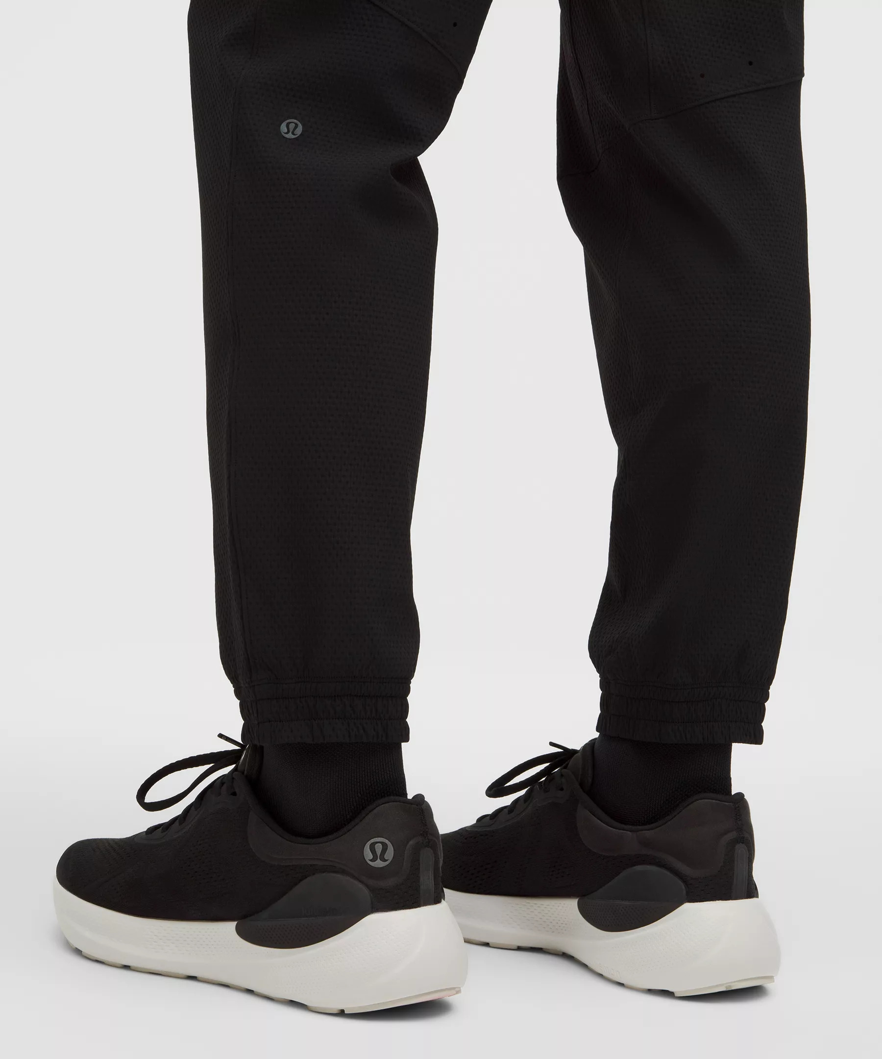 License to Train Textured Jogger *Regular - 8