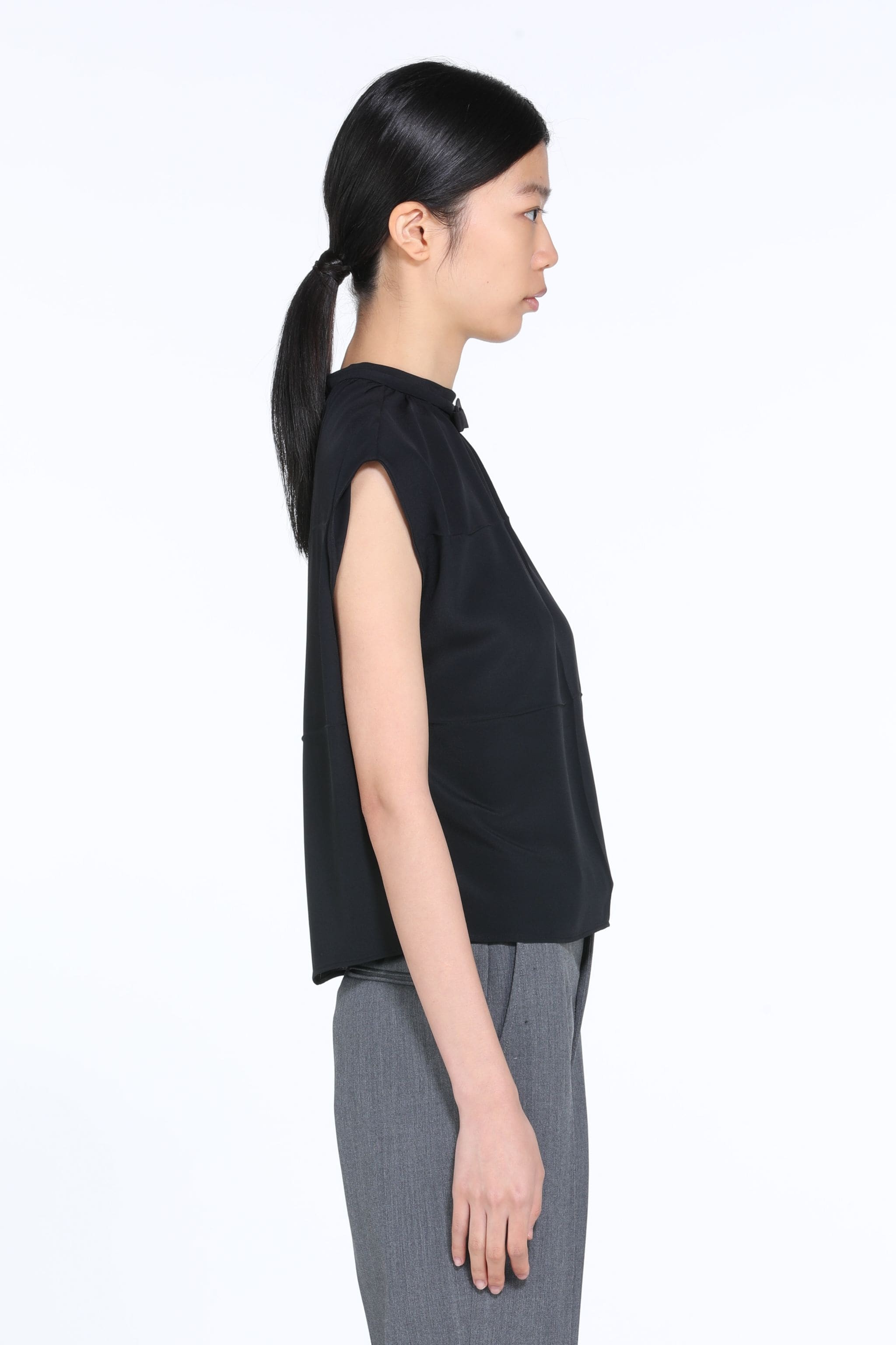 BOW-EMBELLISHED TOP - 3