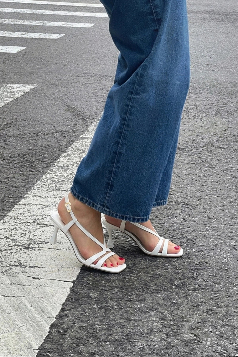 Larroudé Daphne Sandal White Patent Leather outlook