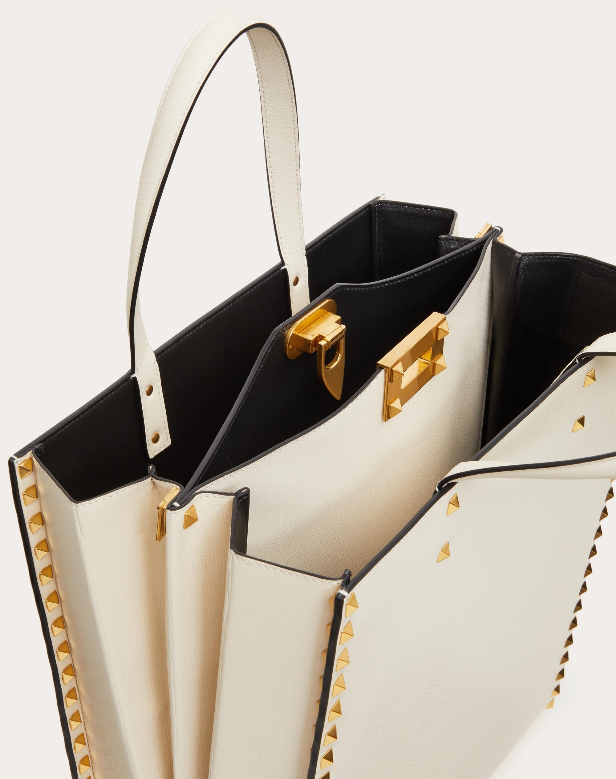 ROCKSTUD GRAINY CALFSKIN TOTE BAG - 4