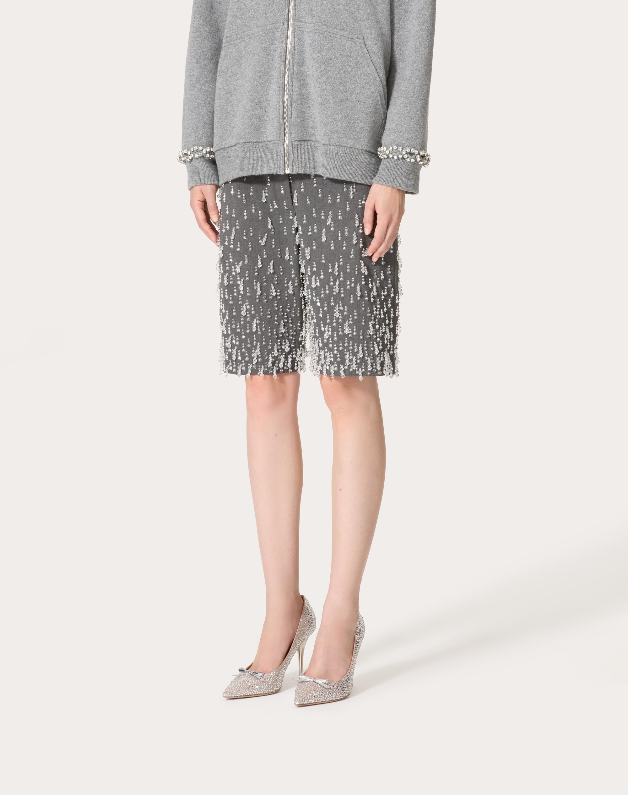 EMBROIDERED ACTIVE GABARDINE BERMUDA SHORTS - 3