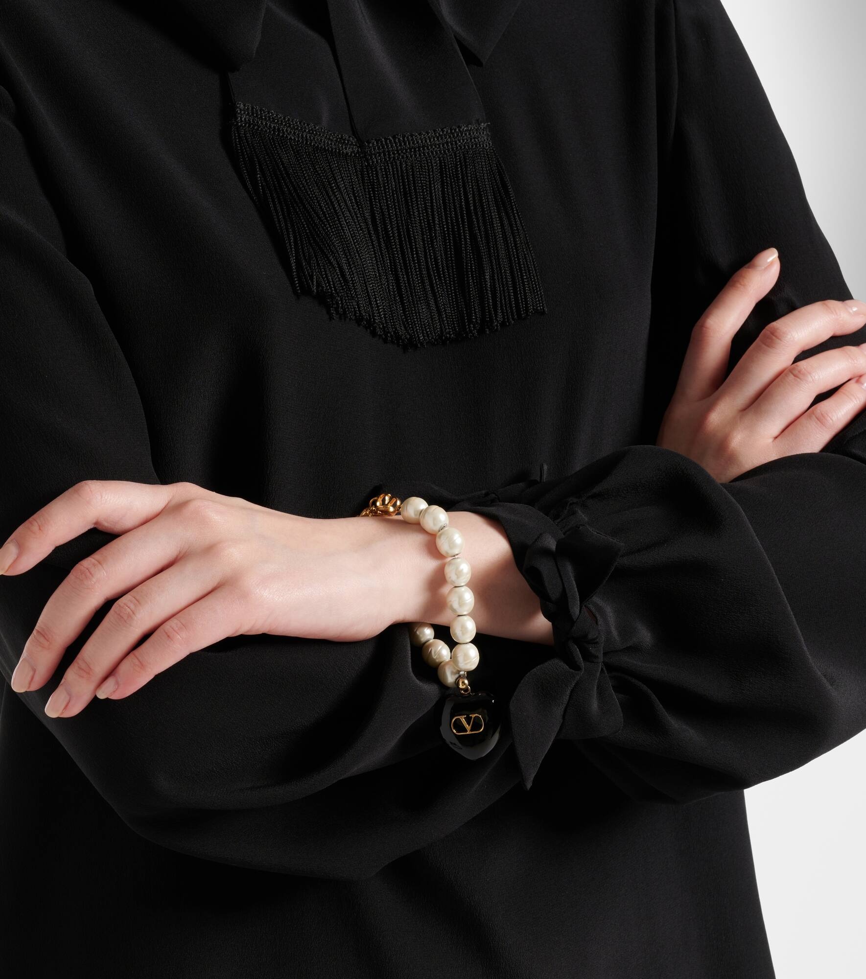 Bow-detail silk crêpe shirt - 5