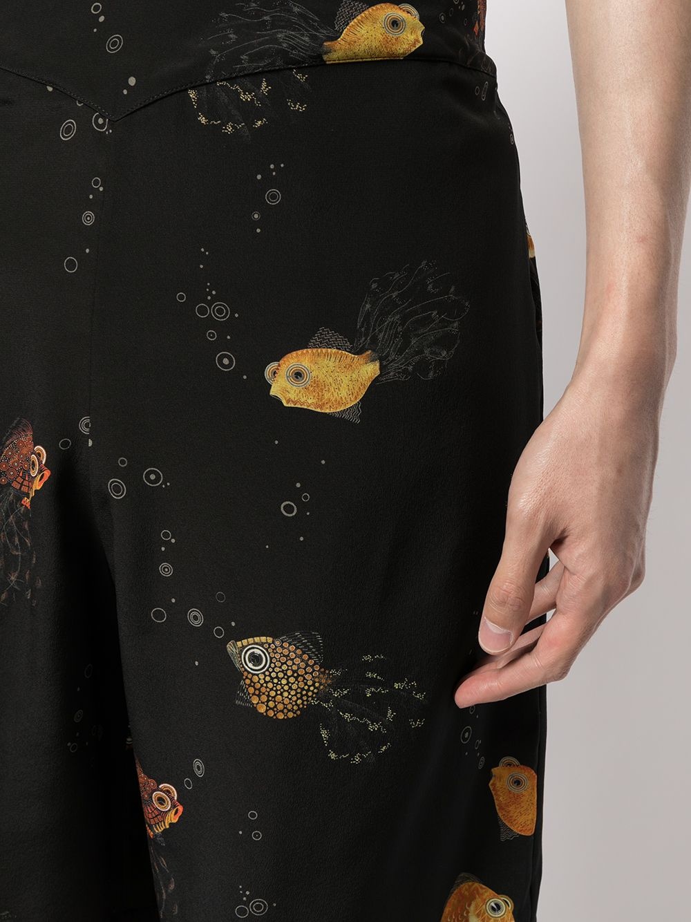 fish-print tailored shorts - 5