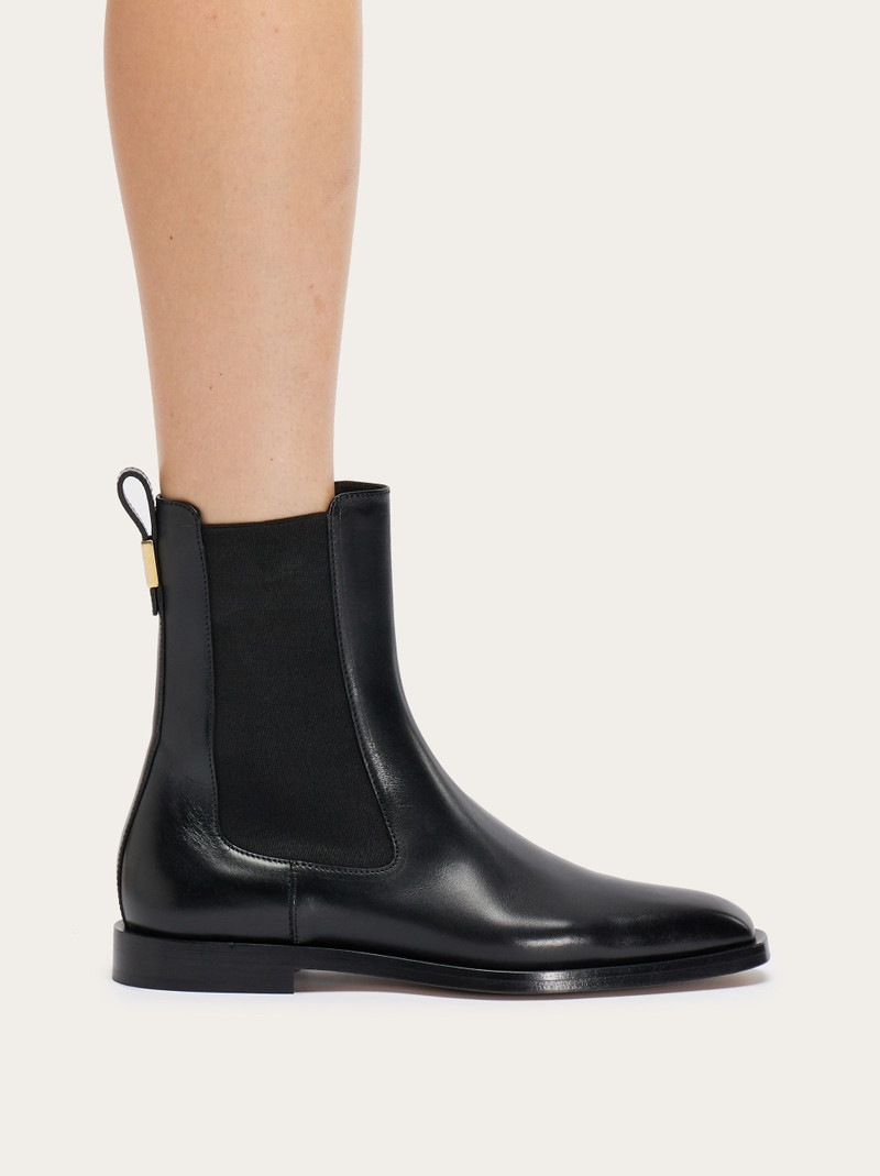 FERRAGAMO Chelsea boot outlook