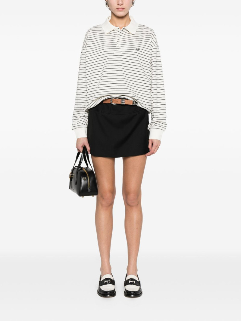 Dunst concealed fastening skirt outlook