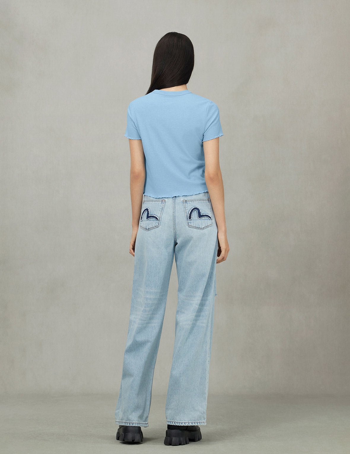 Rope Twist Logo Embroidery Fashion Fit T-shirt - 4