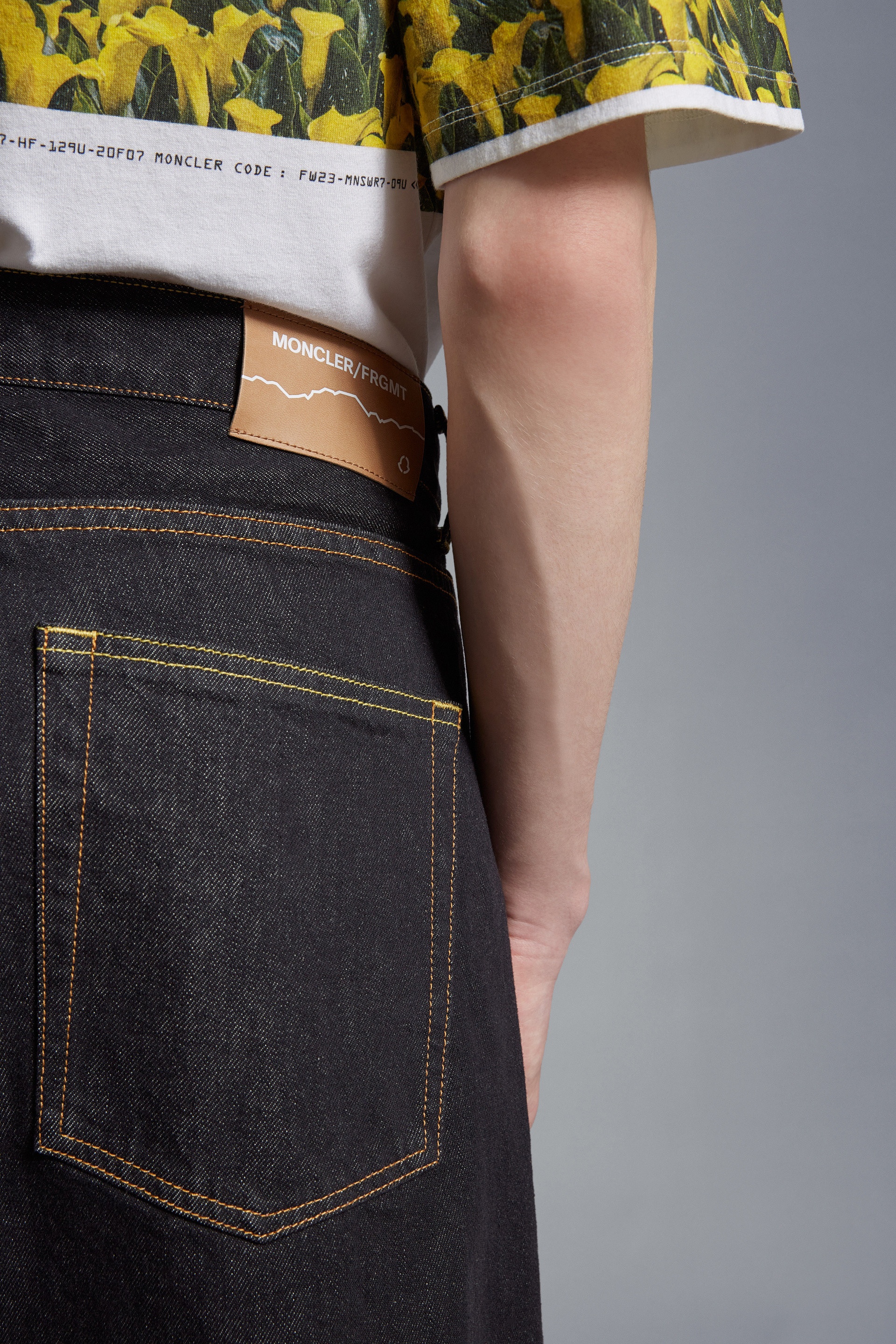 Loose Fit Jeans - 6