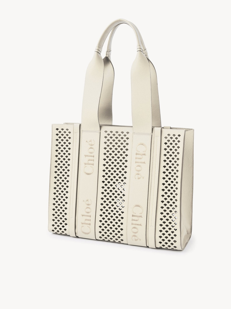 Chloé MEDIUM WOODY TOTE BAG outlook