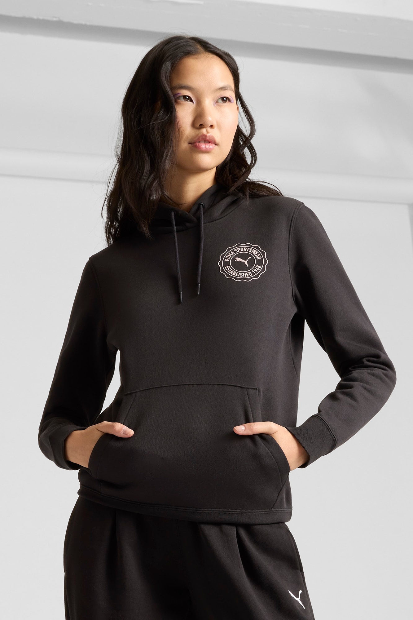 GRAPHICS Emblem Women's Hoodie - 3