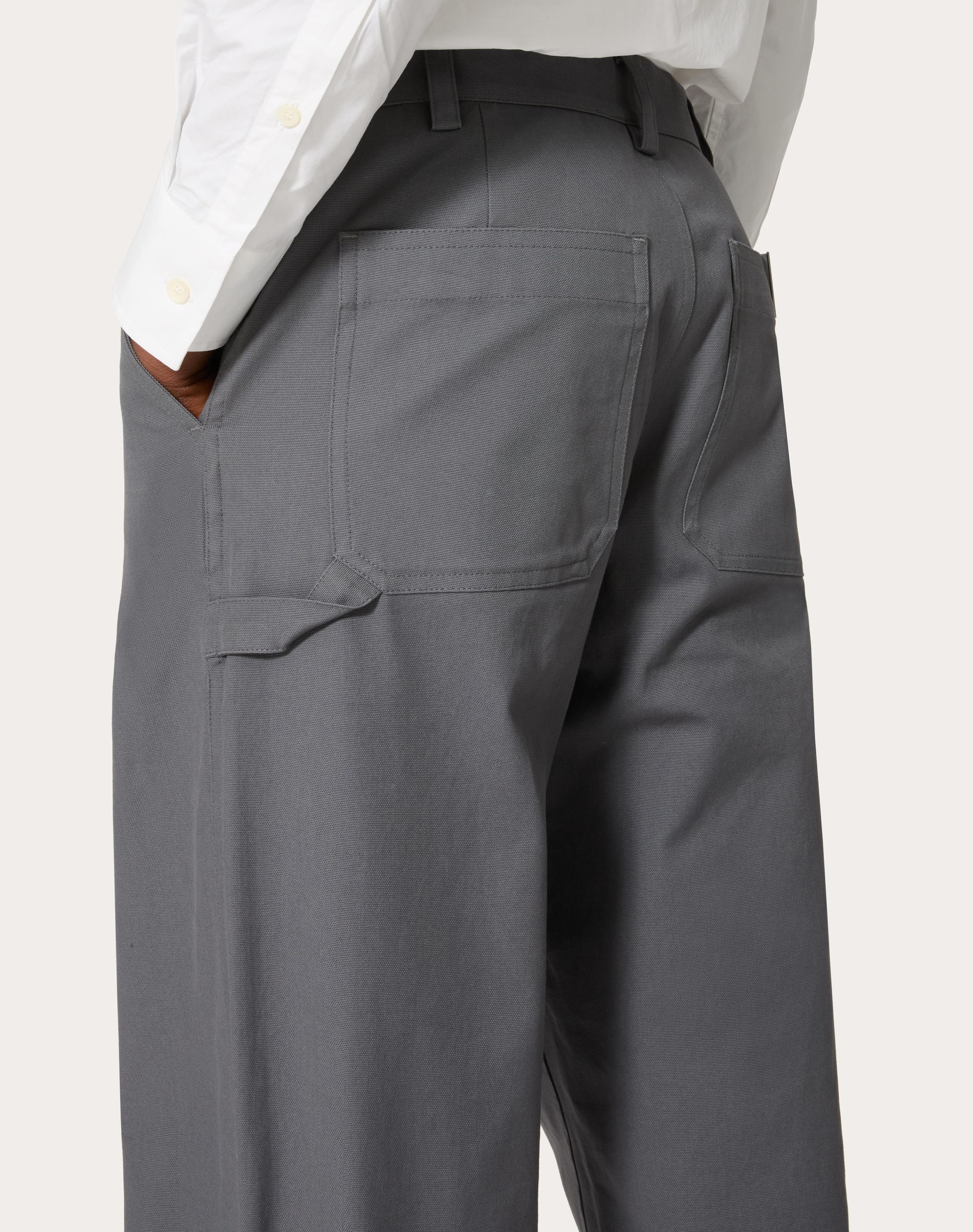 STRETCH COTTON CANVAS CARGO PANTS WITH METALLIC V DETAIL - 5