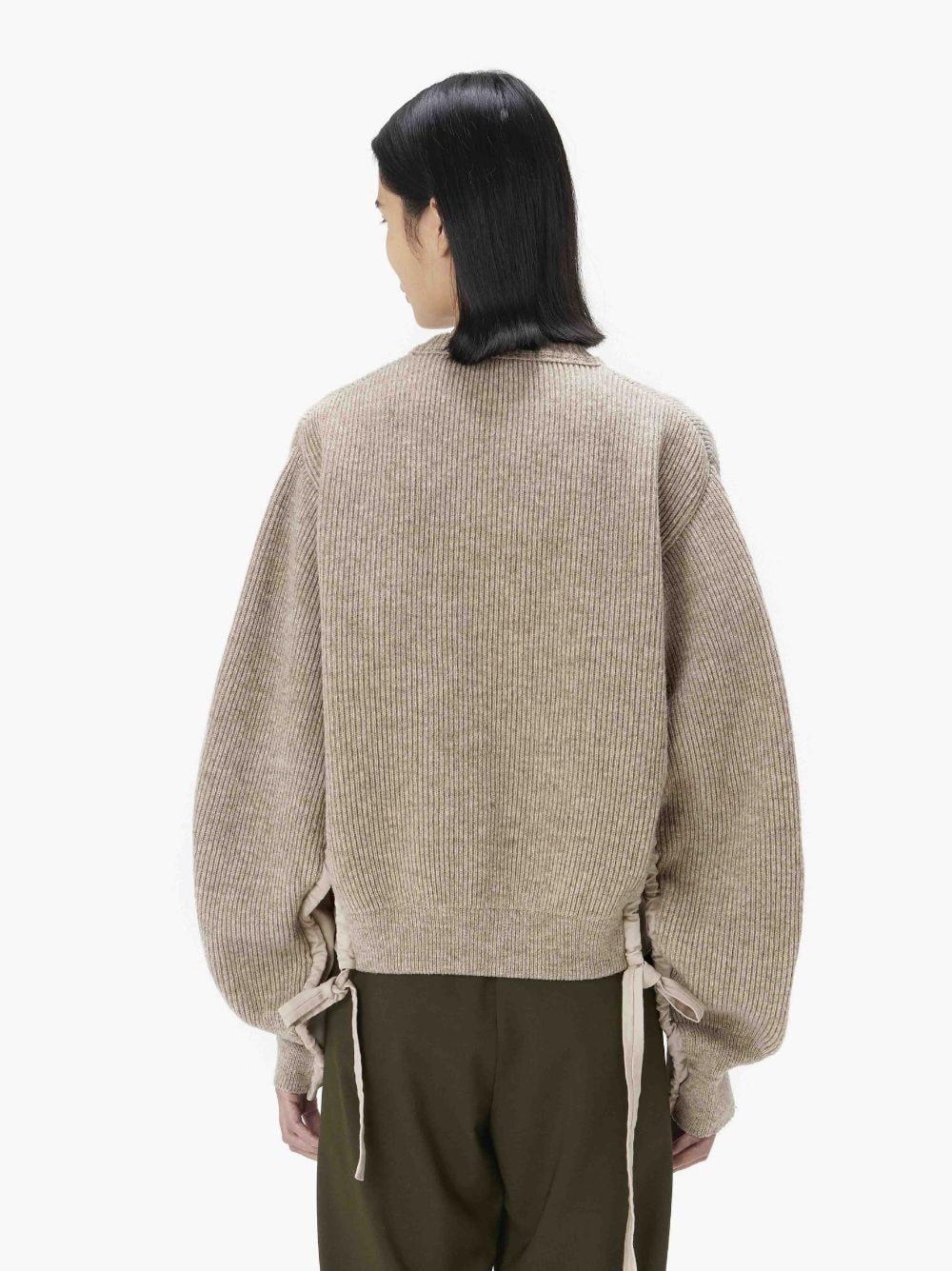 V-NECK JUMPER WITH CURVED SLEEVES - 3