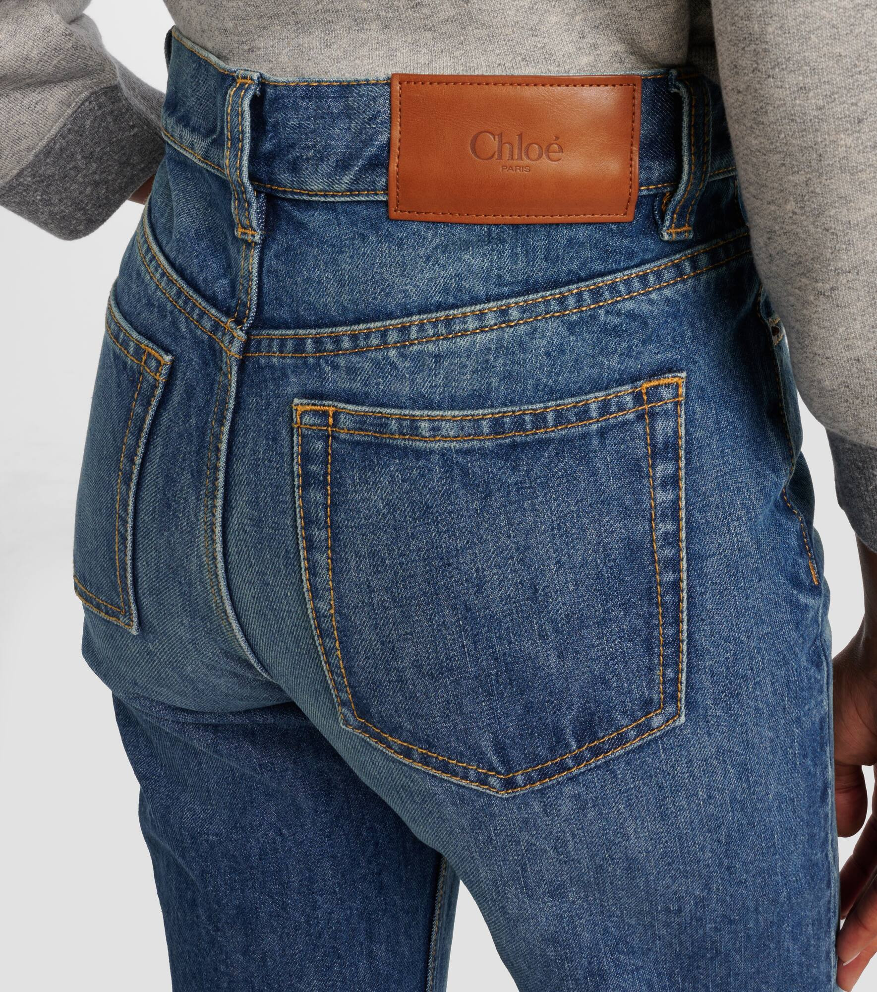 High-rise flared jeans - 6