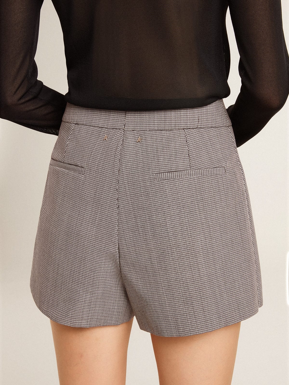 Women's gray mini shorts in houndstooth wool - 5