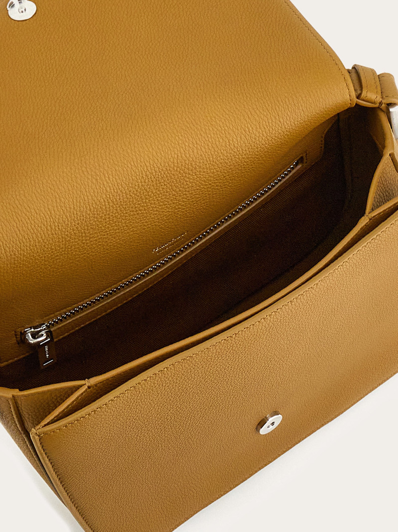 Fiamma crossbody bag (M) 5