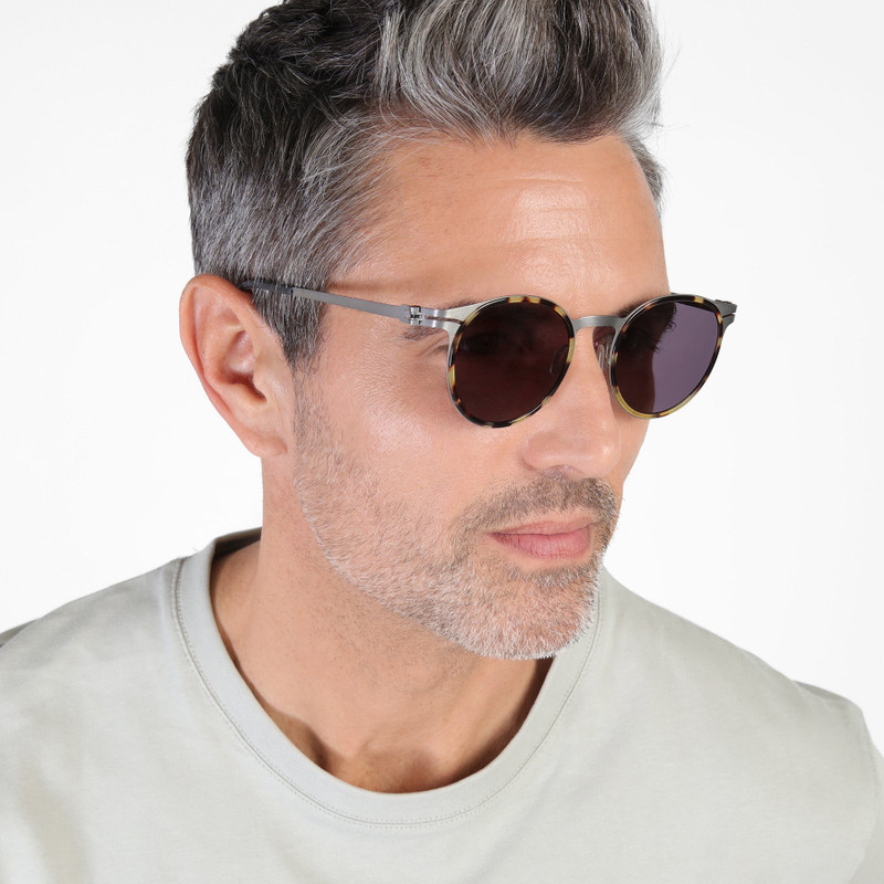 illesteva Great Jones Titanium Sunglasses outlook