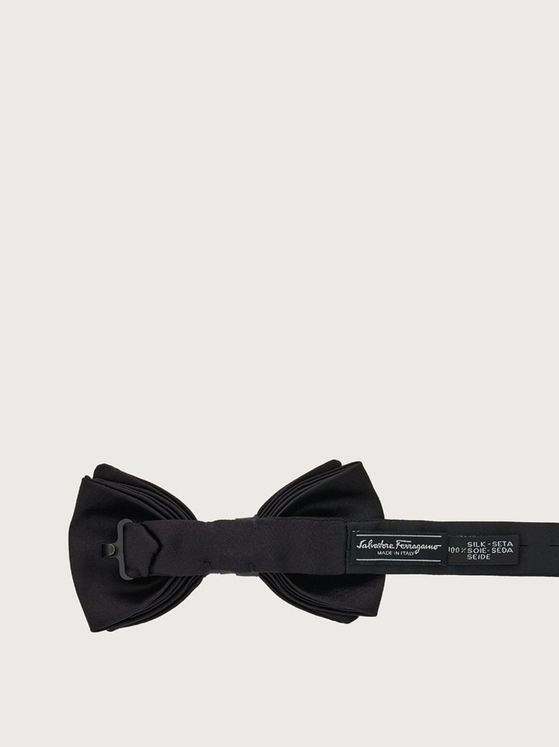 FERRAGAMO SILK BOW TIE outlook