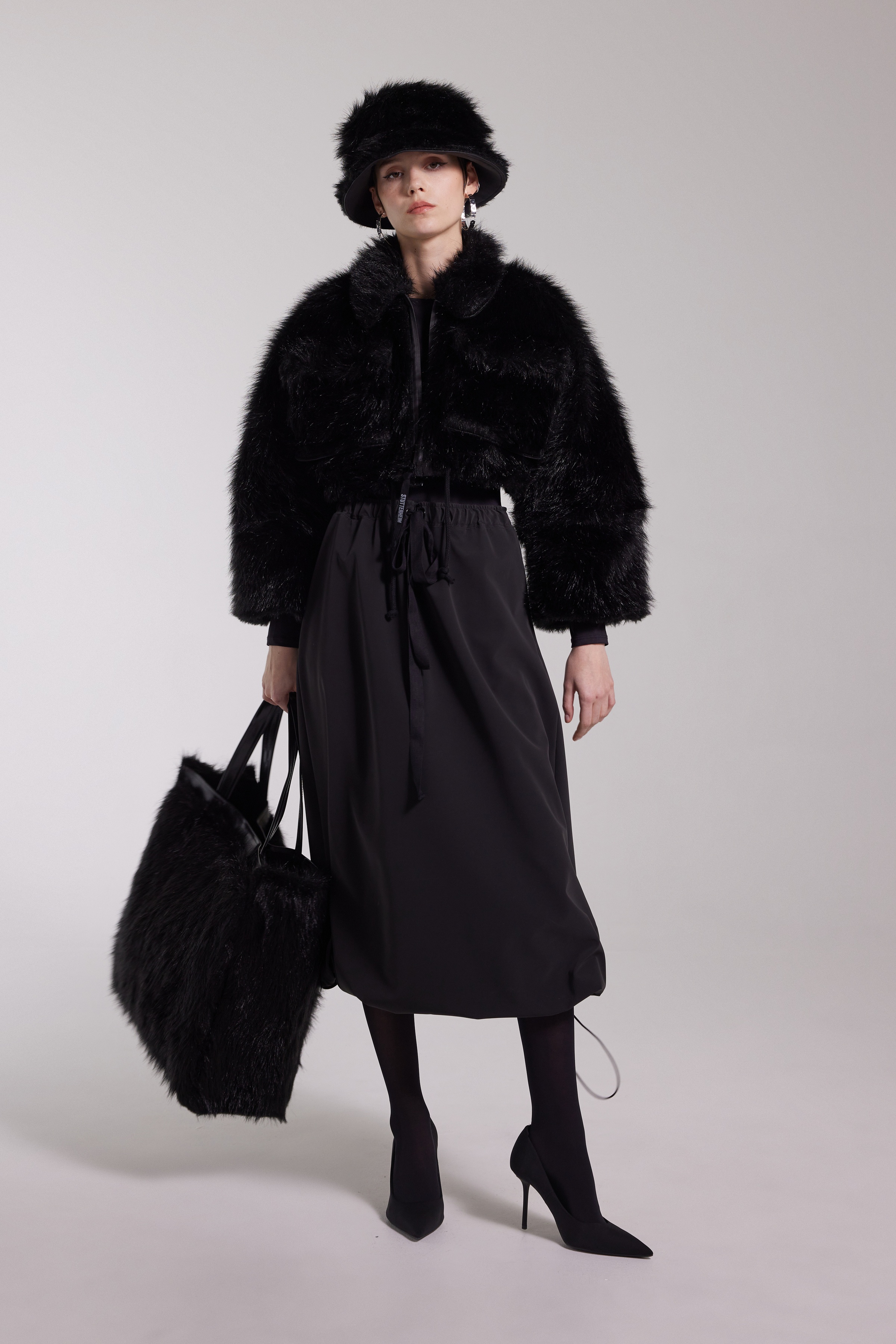 Lilla Tre Zip Faux Fur Black - 1