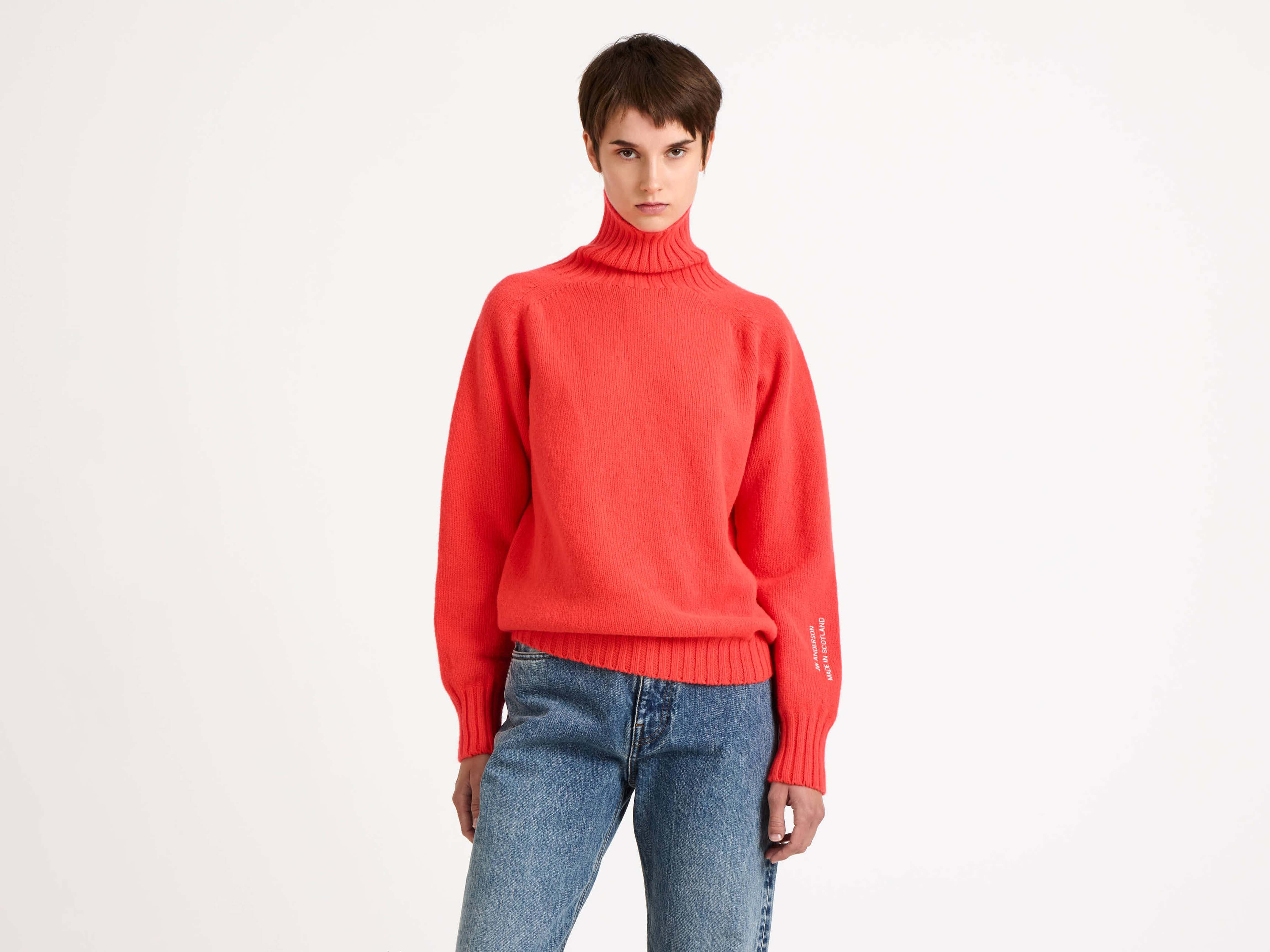 TURTLENECK JUMPER IN NEON ORANGE - 5