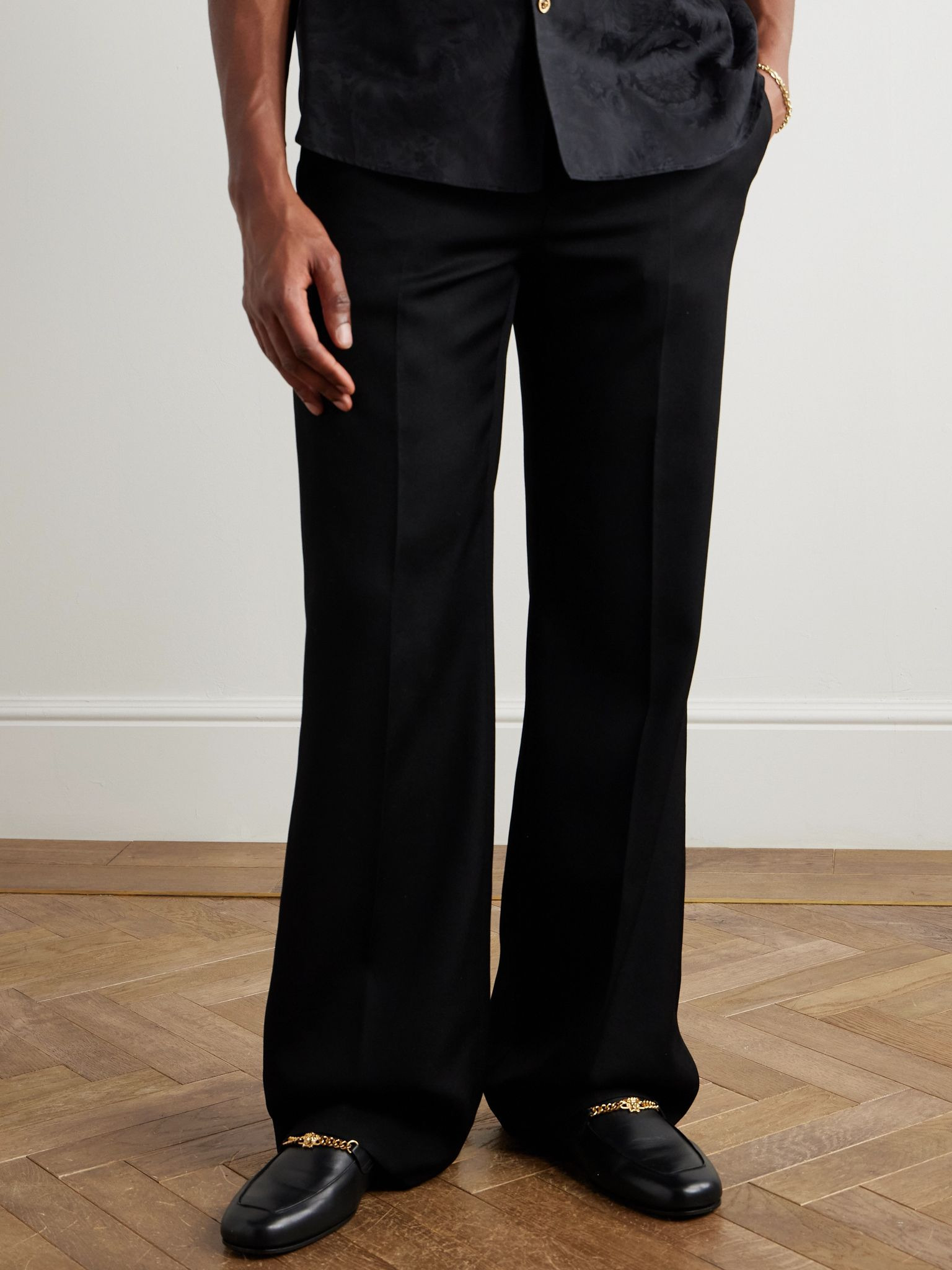 Logo-Embellished Leather Loafers Black - 2