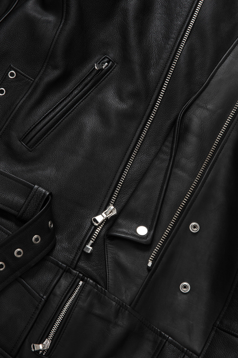 WHO DECIDES WAR FRAGMENTED PERFECTOR outlook