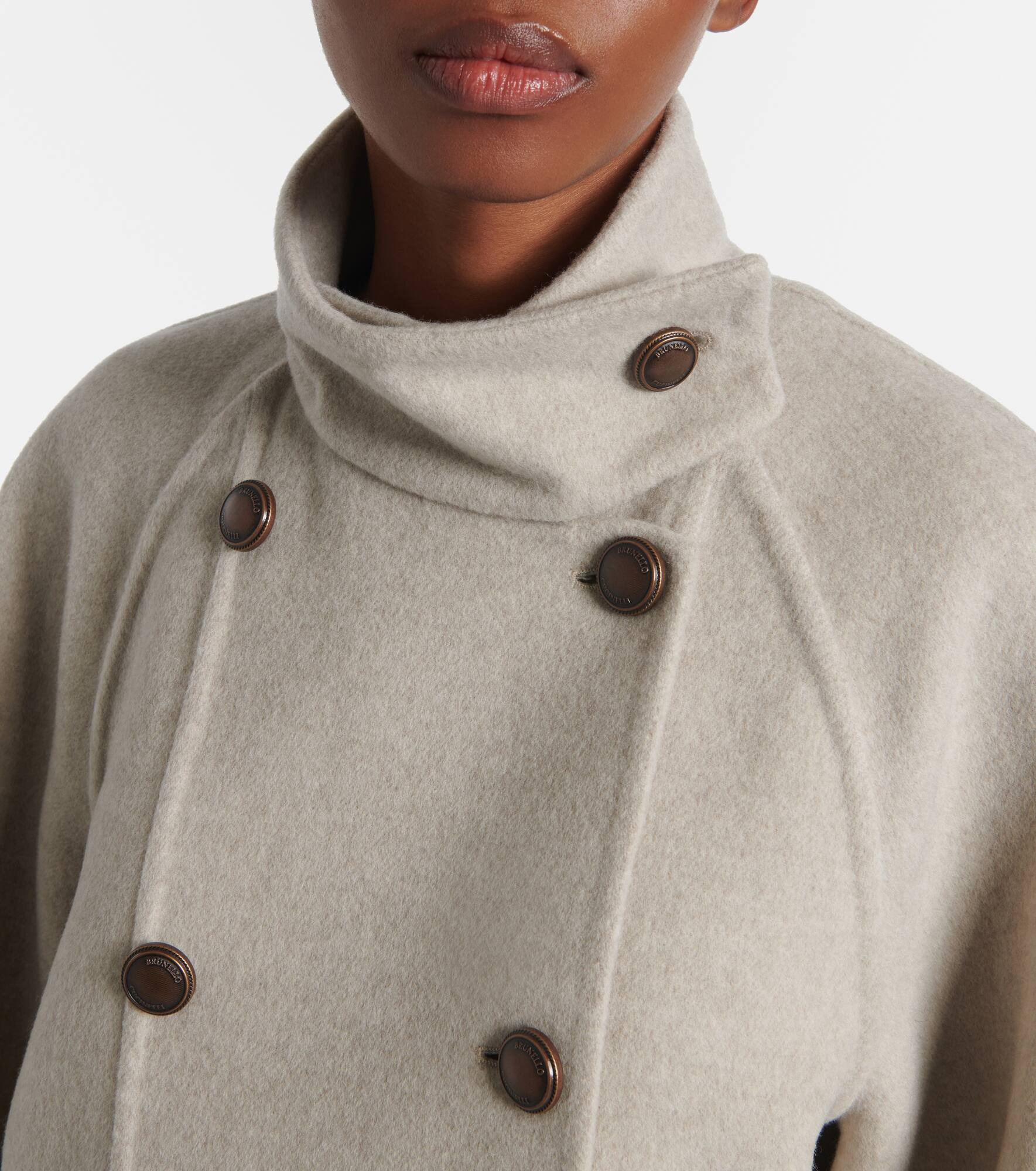 Double-breasted wool and cashmere coat - 4