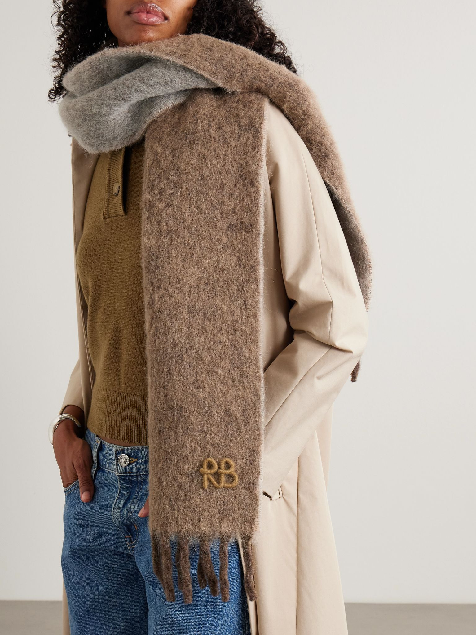 Appliquéd fringed knitted scarf Taupe - 2