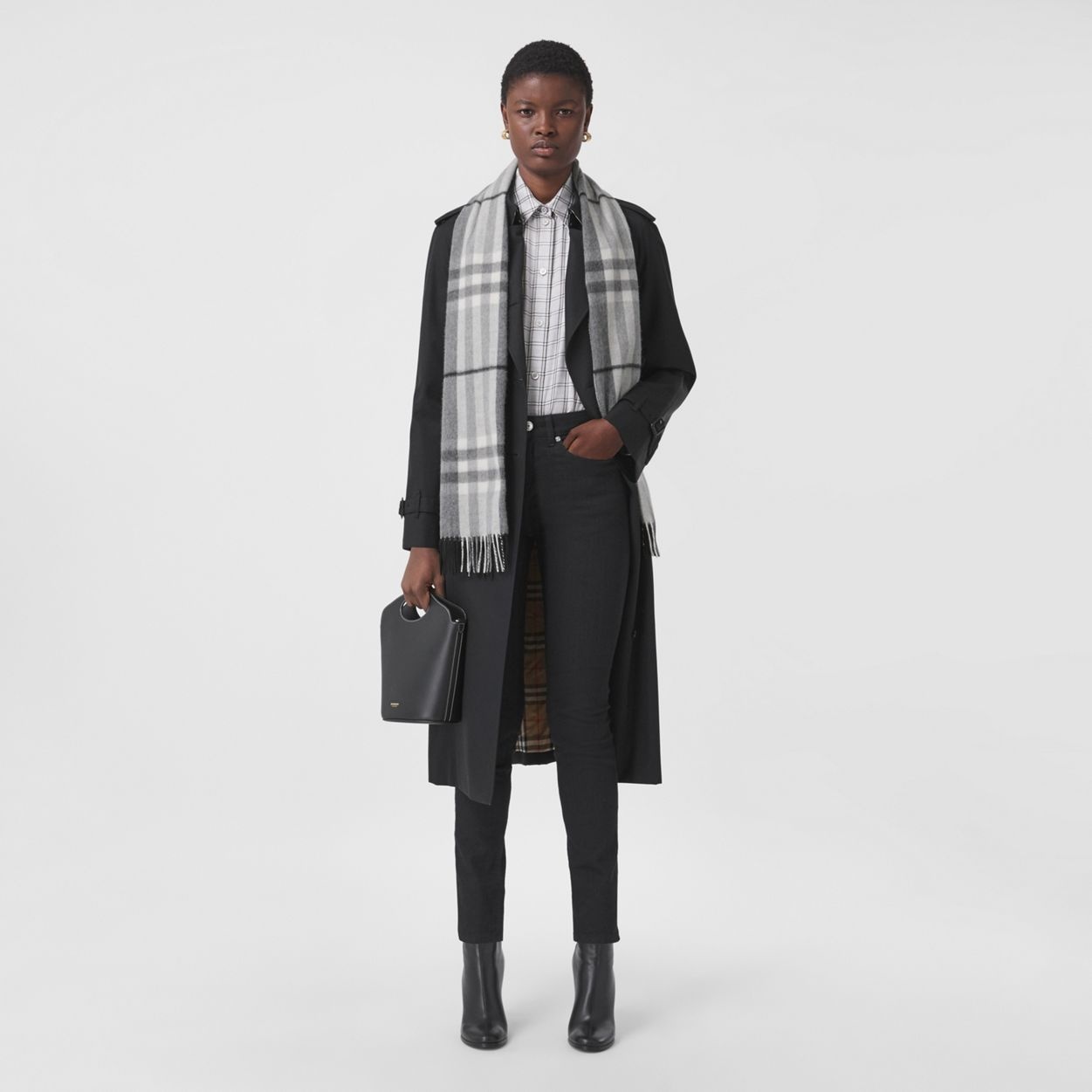 The Classic Check Cashmere Scarf - 7