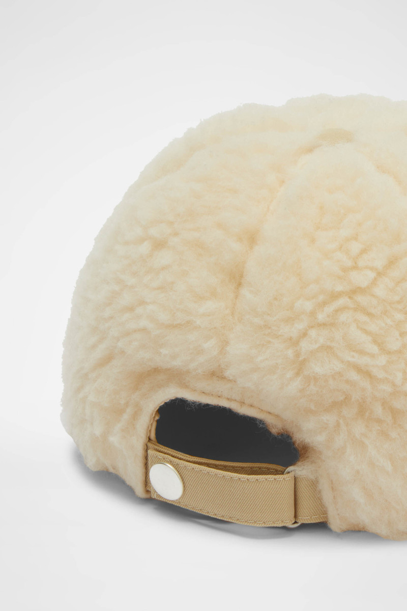 Jil Sander Cap outlook