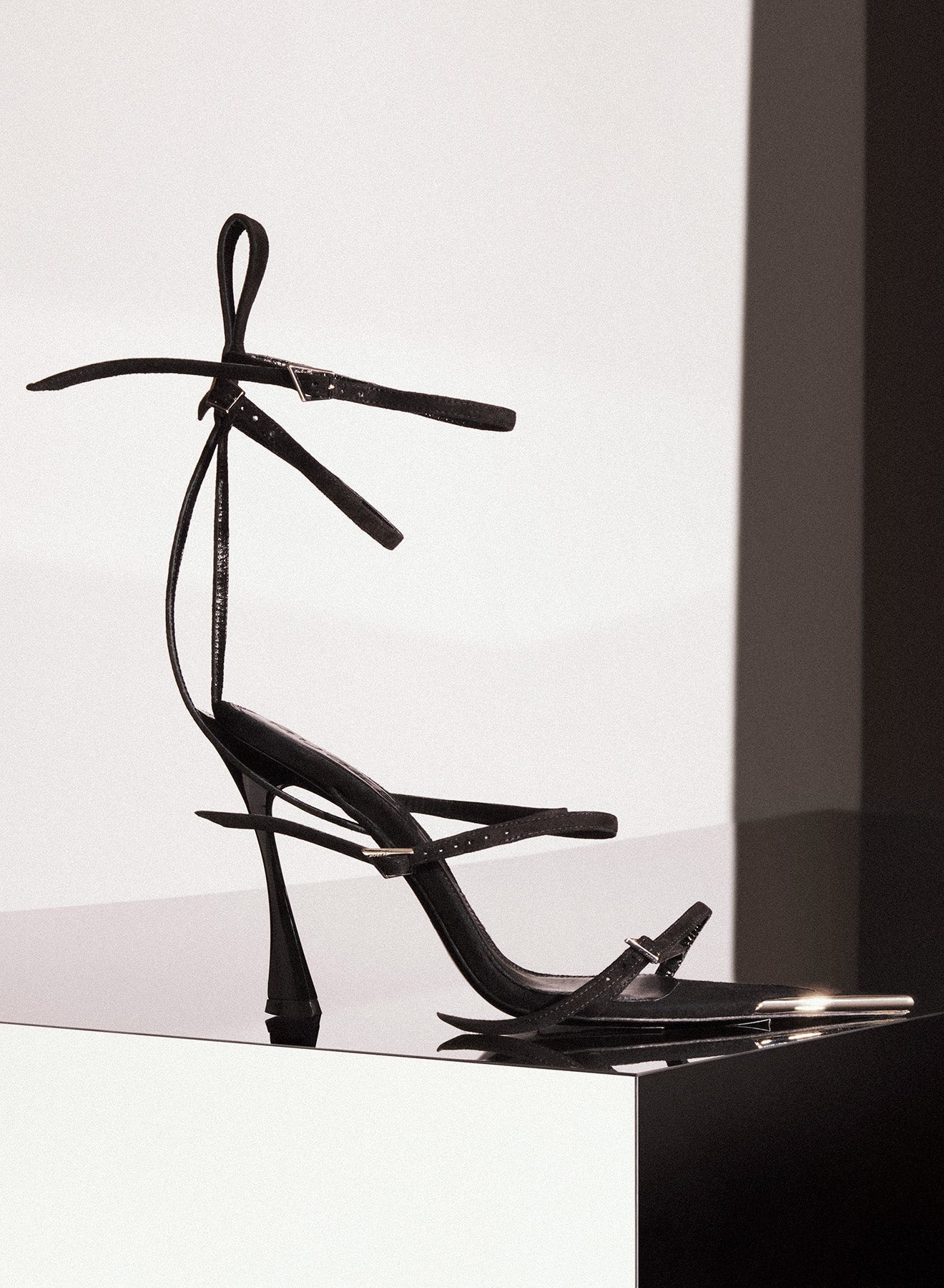 Strappy black suede Fang 95 sandals - 1