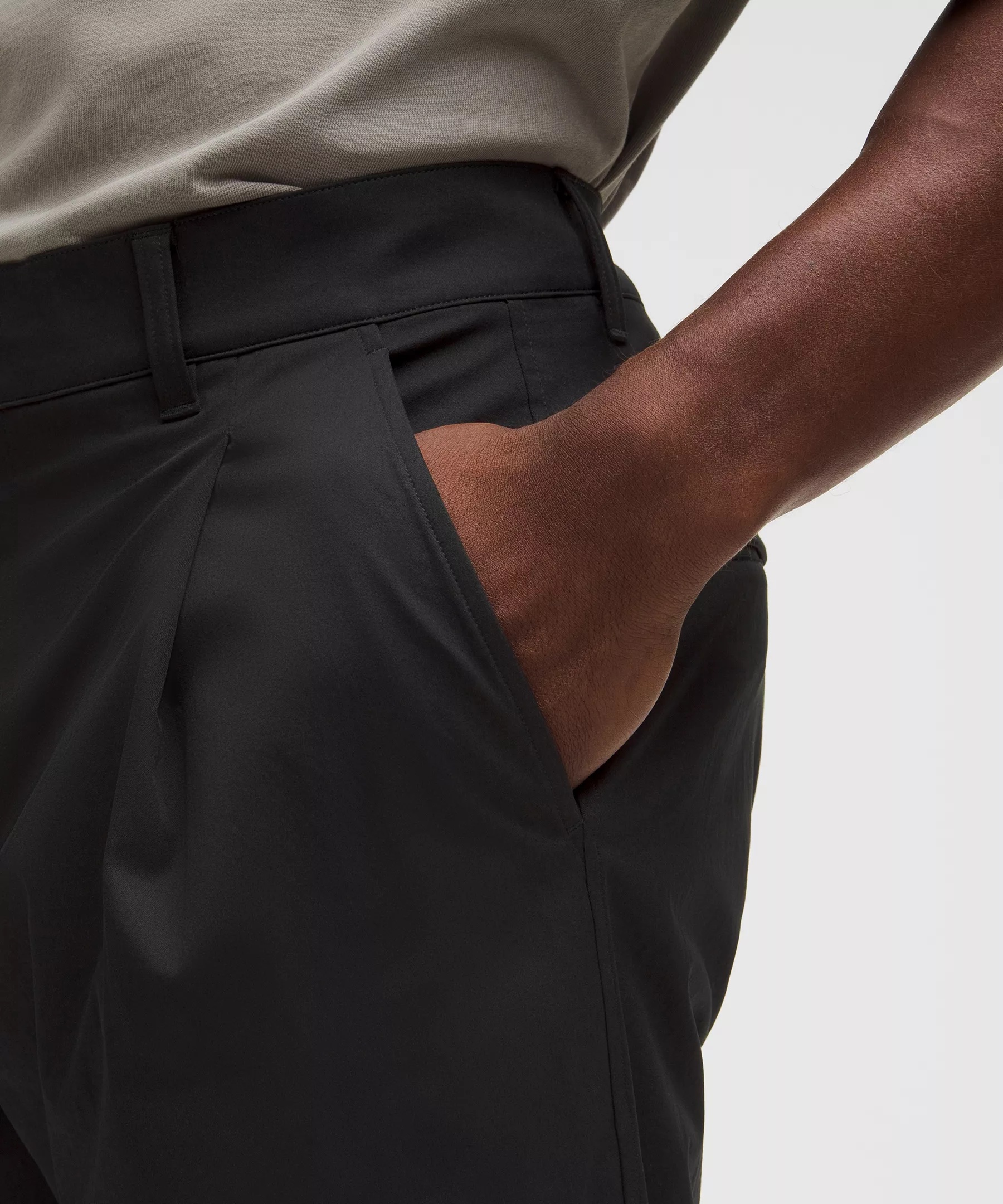 Woven Classic-Fit Pleated Trouser *Regular - 5