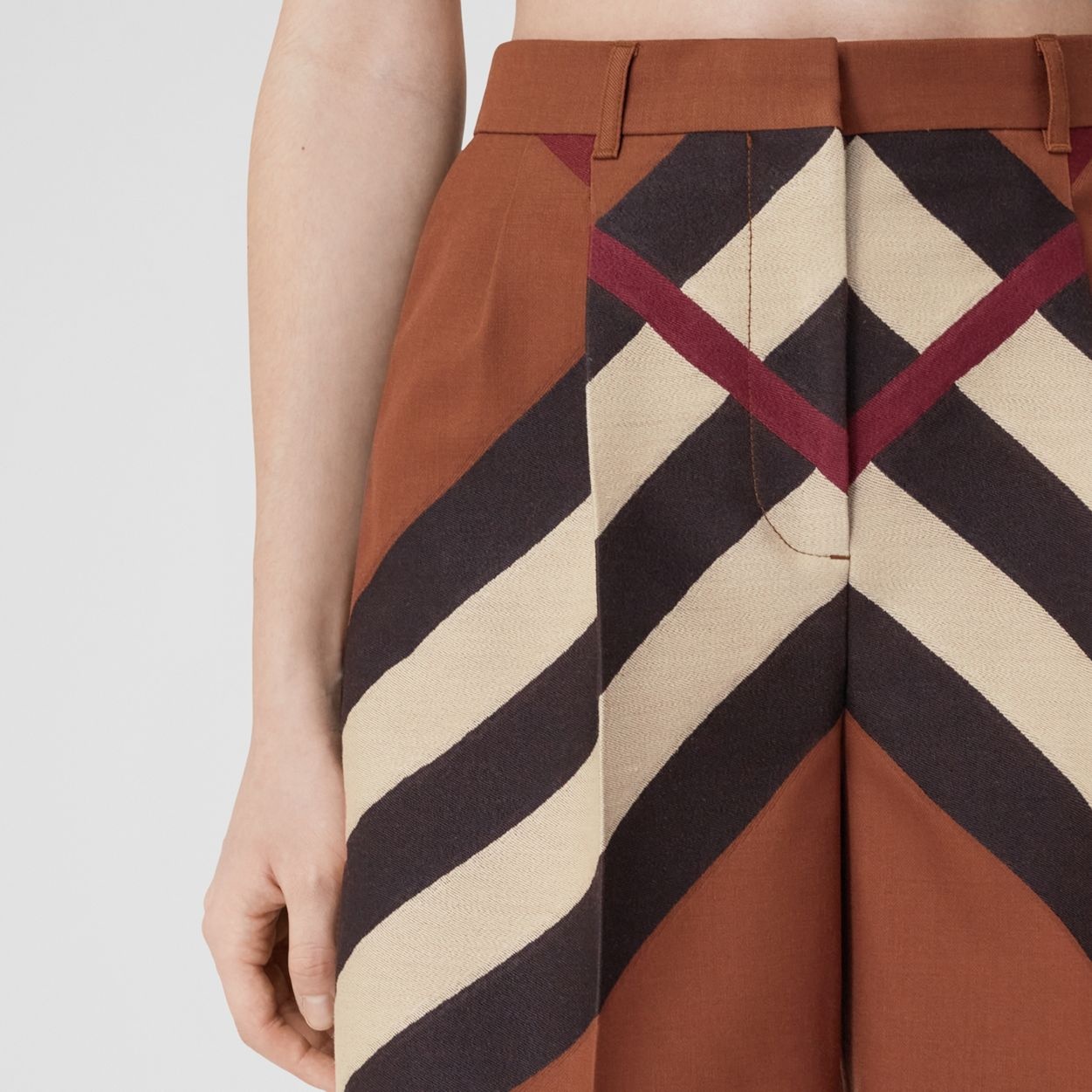 Chevron Check Wool Jacquard Tailored Shorts - 3