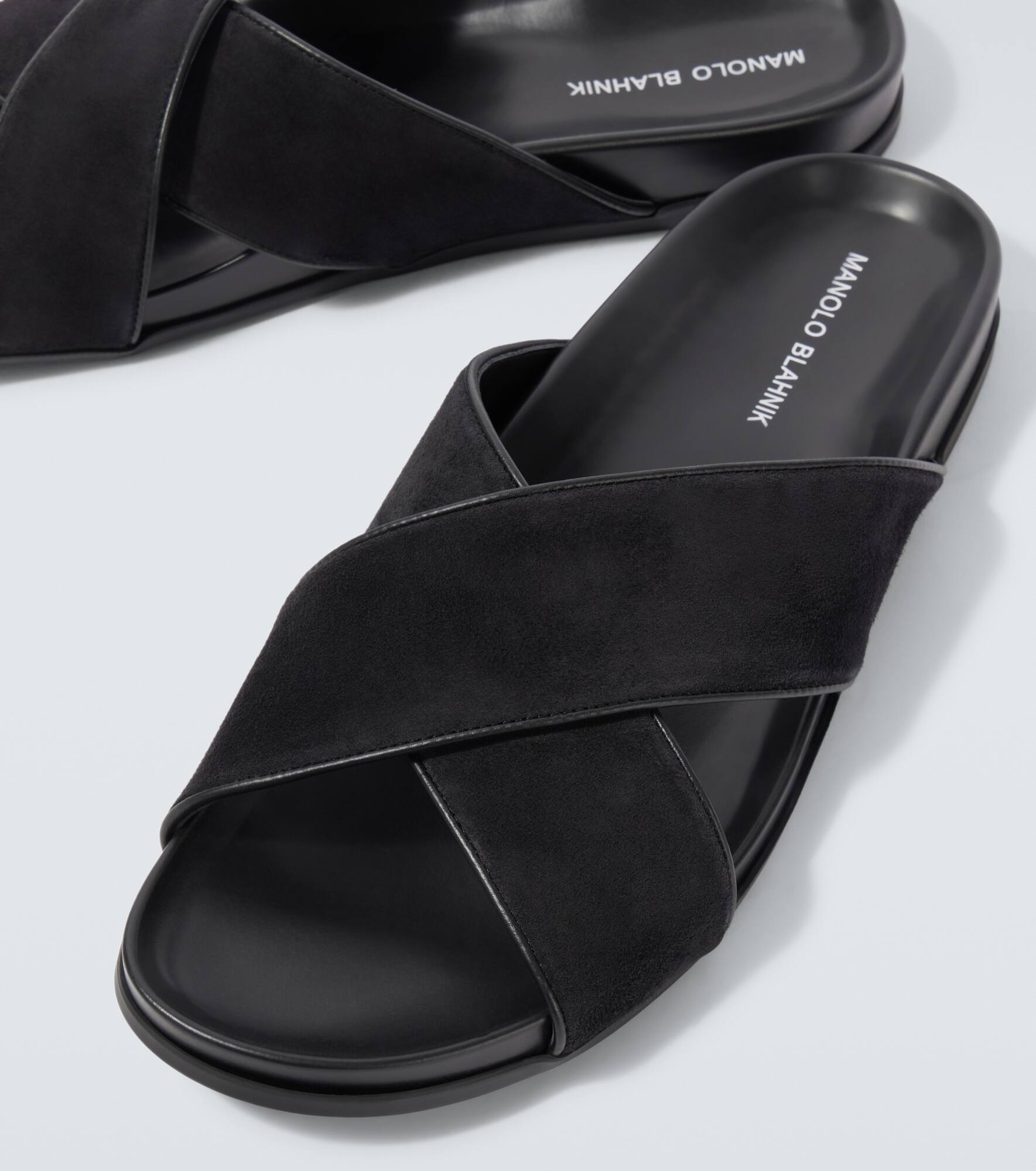 【Manolo Blahnik】 Chilternスエードスライド Chiltern suede slides in green - Manolo Blahnik | Mytheresa