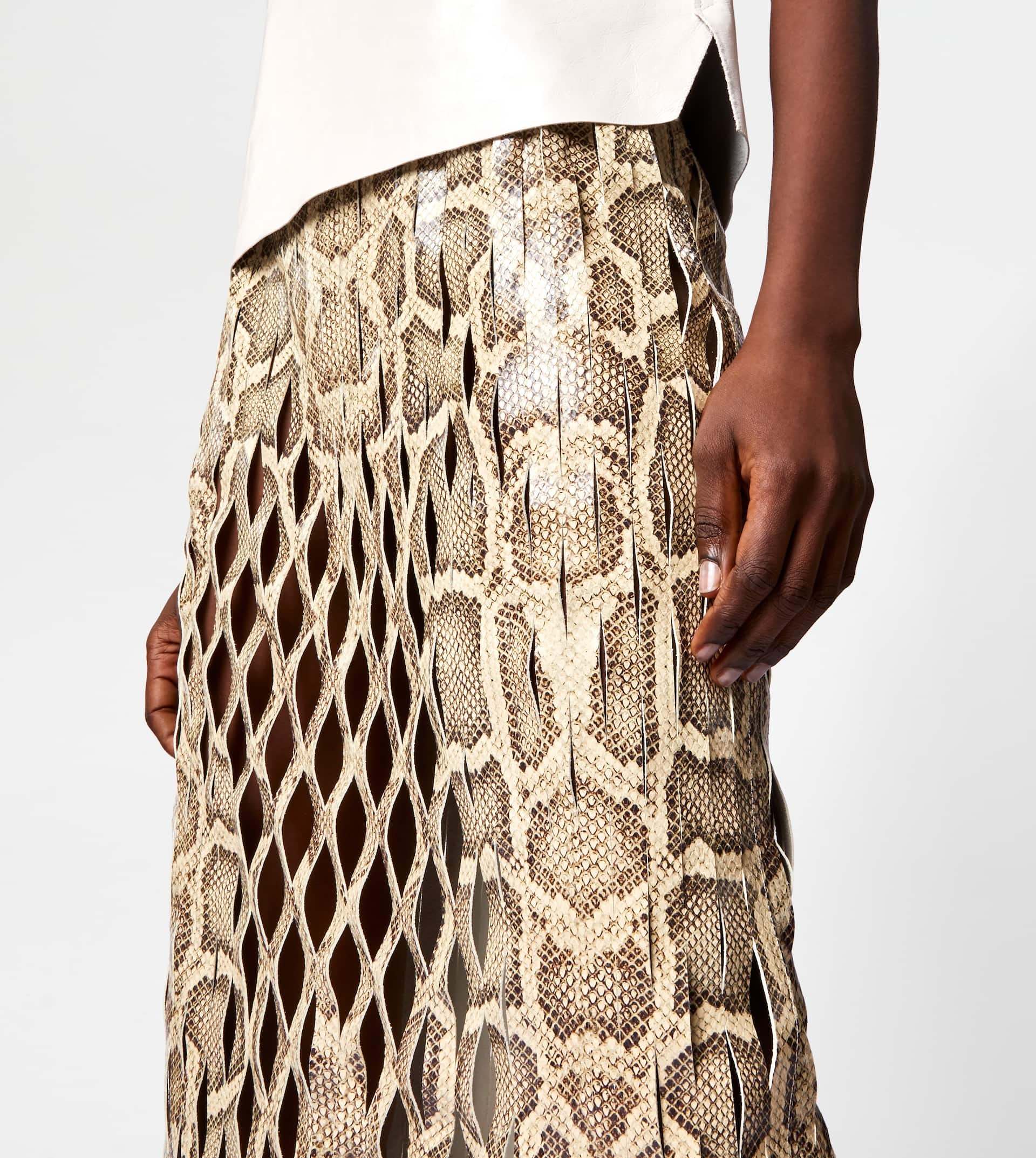 MIDI-SKIRT IN REPTILE PRINT LEATHER - BEIGE, BLACK - 5