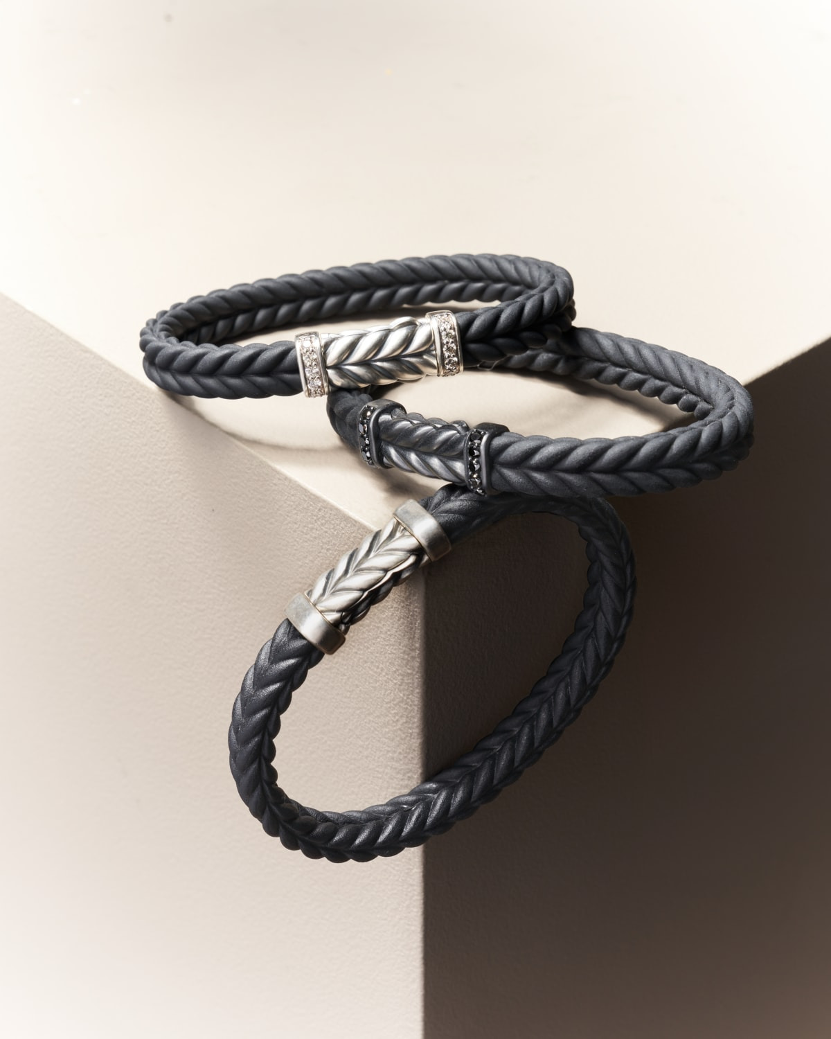 Men's Chevron Rubber Bracelet with Titanium, 9mm - 4