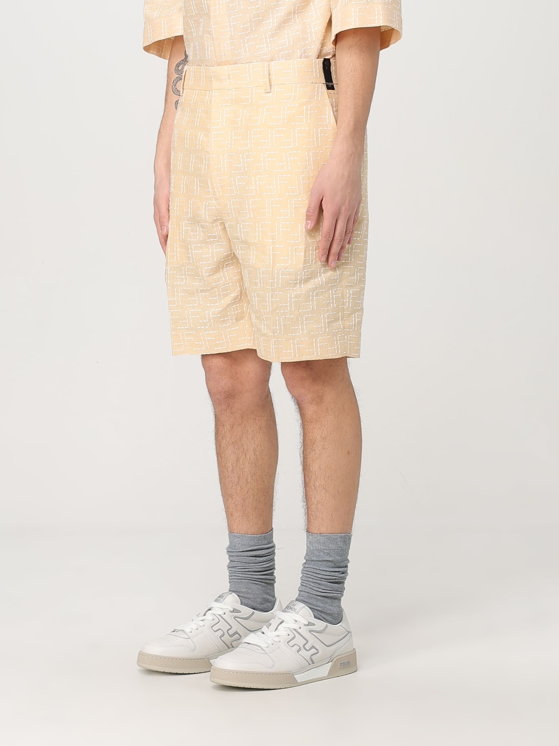 Short men Fendi - 4