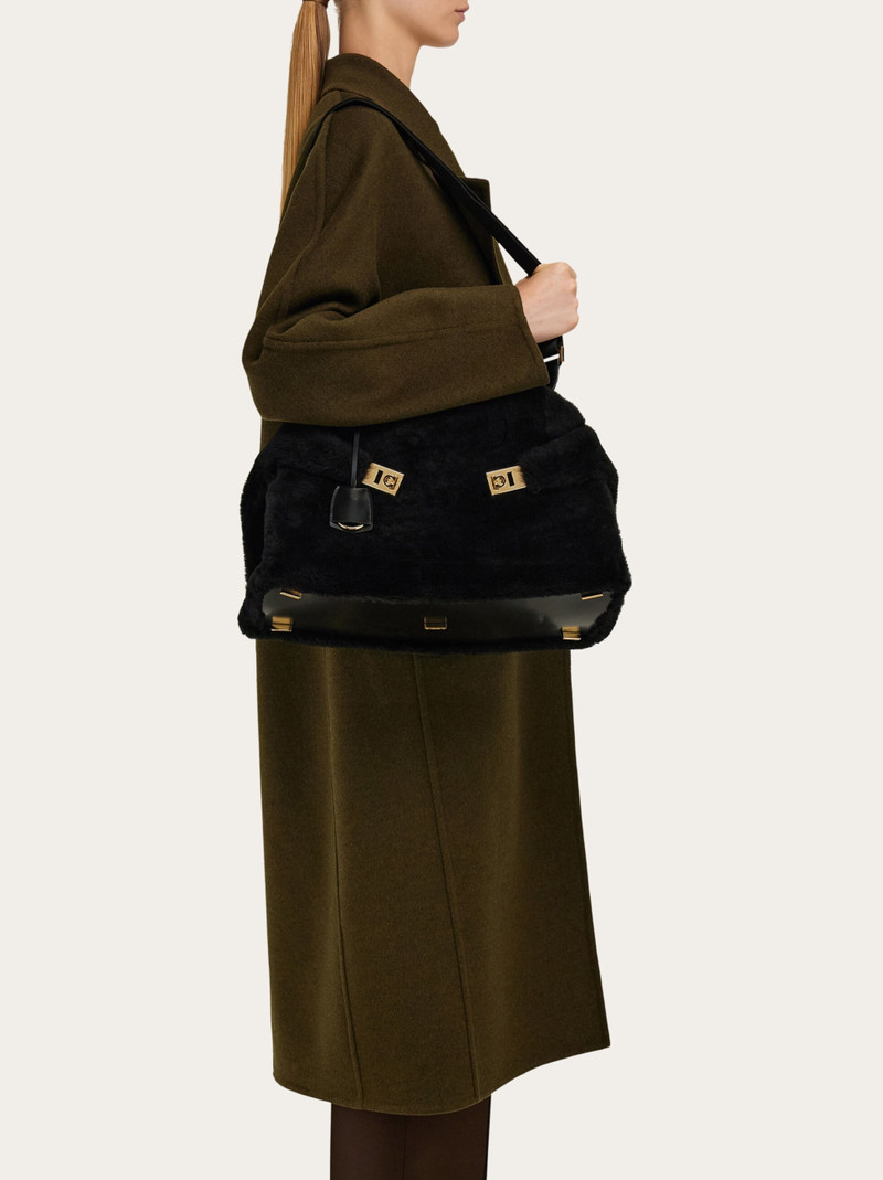 FERRAGAMO Hug handbag (M) outlook