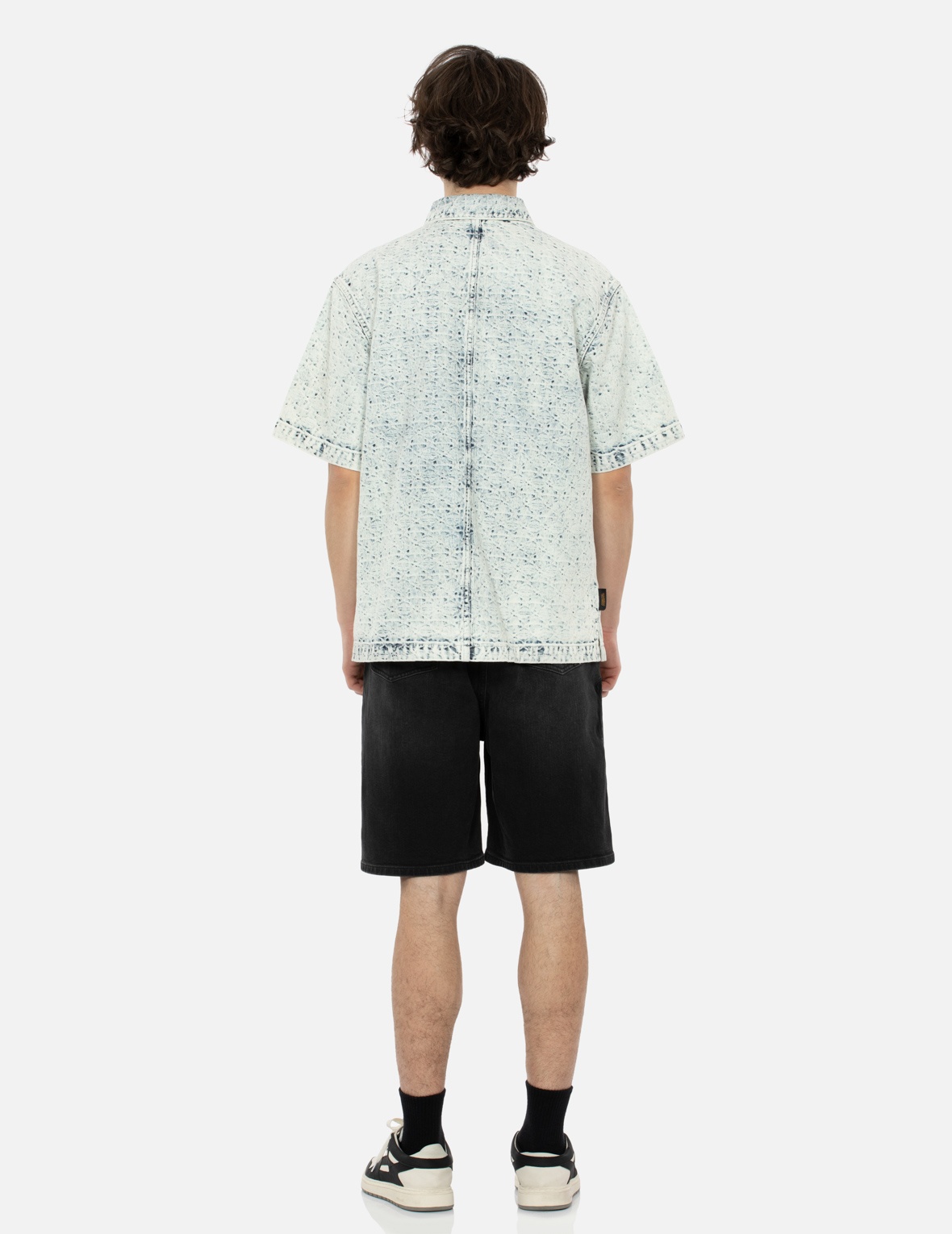 SEAGULL APPLIQUÉ EMBROIDERY AND GODHEAD PRINT
RELAX FIT DENIM SHORTS - 6
