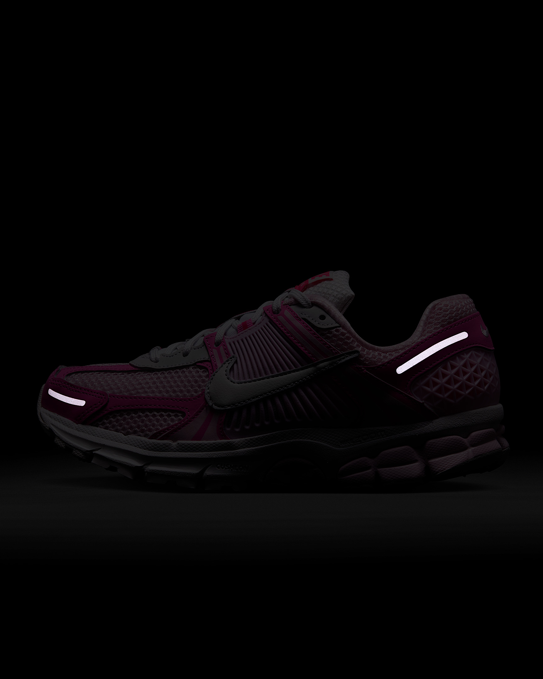 Nike Zoom Vomero 5 Women's Shoes - 9