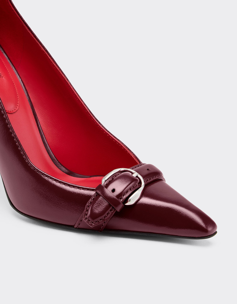 Court shoes in wet-effect glossy leather 6