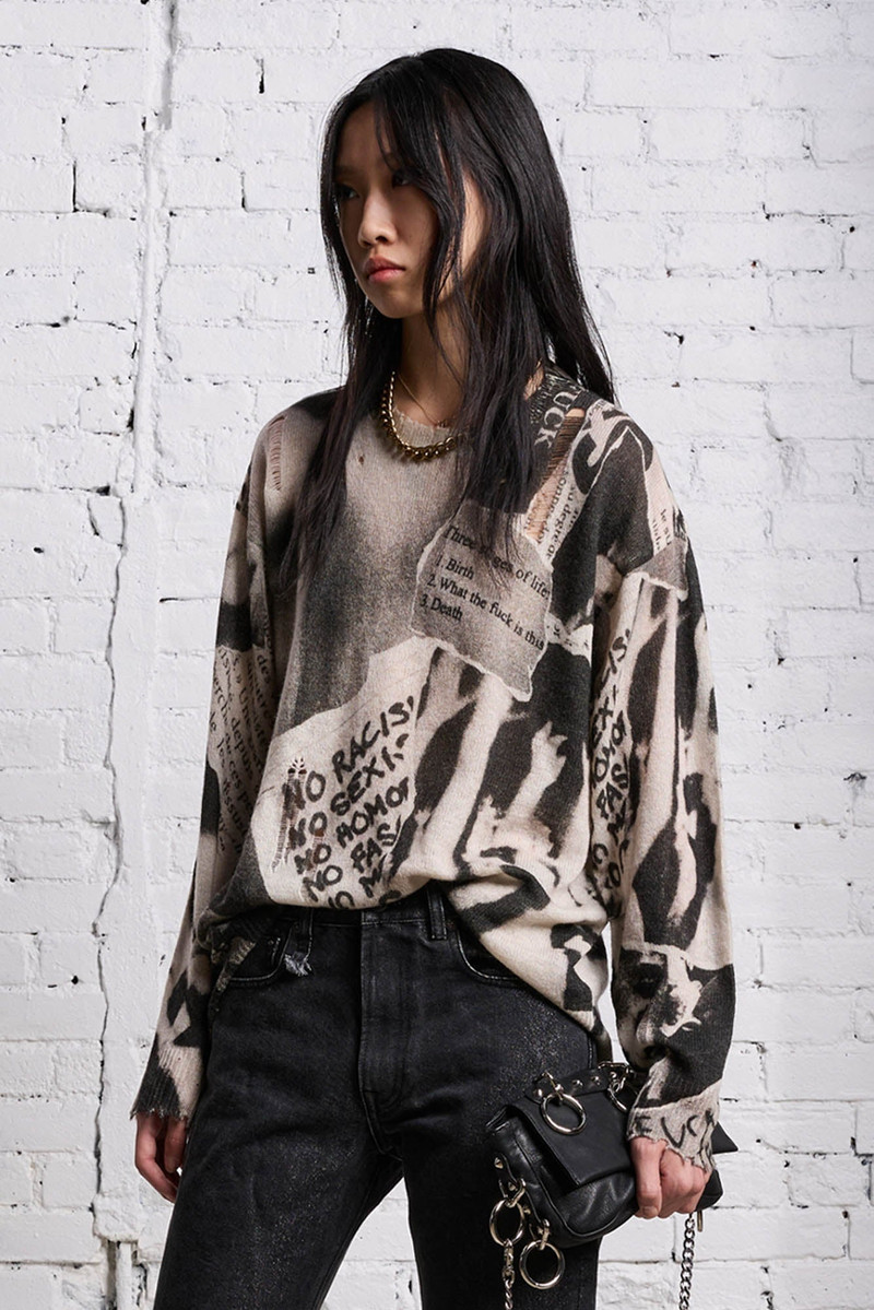 R13 PRINTED BOYFRIEND SWEATER - NEWSPAPER outlook