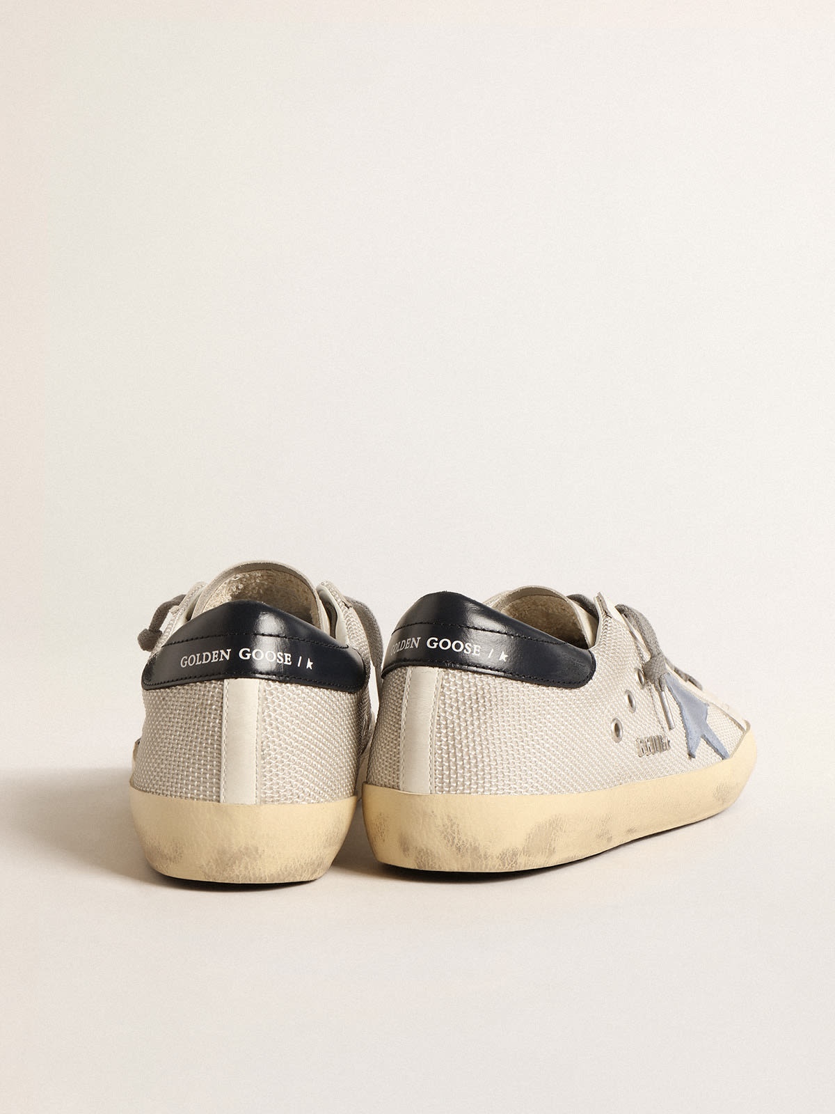 ゴールデングース 青い星が付いた白いミッドスタートレーナー 楽天市場】GOLDEN GOOSE ゴールデングース スニーカー SKY STAR
