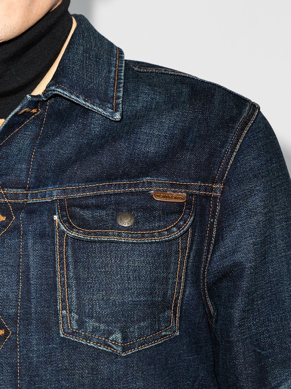 dark-wash denim jacket - 4