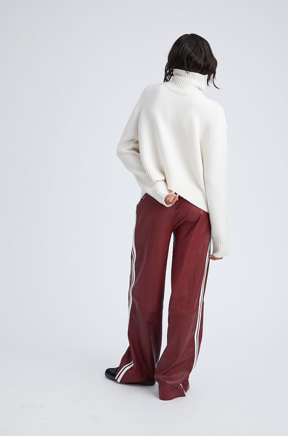 CHALK HEAVY CASHMERE TURTLENECK SWEATER - 7